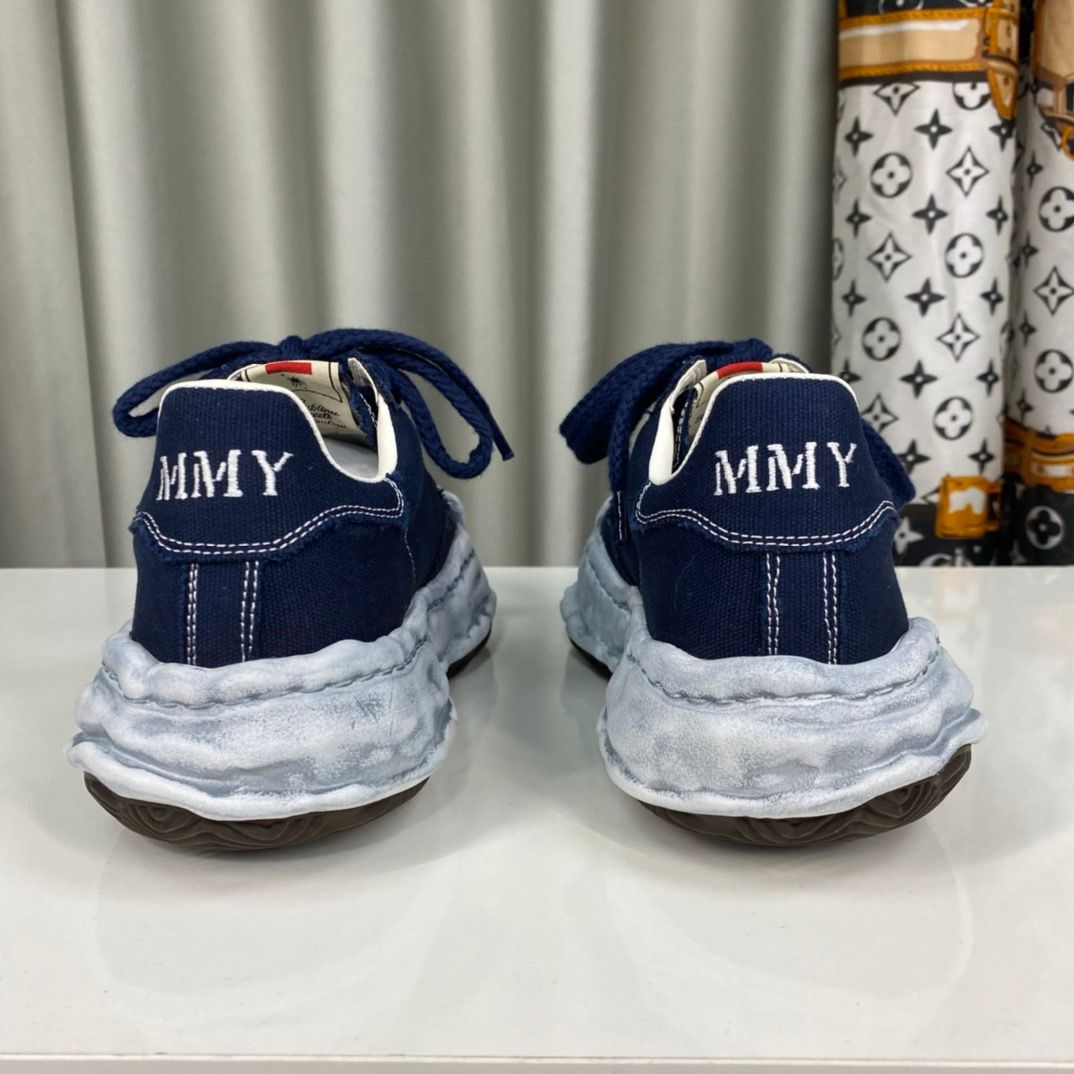 MMY BLOKE Blue Gray III