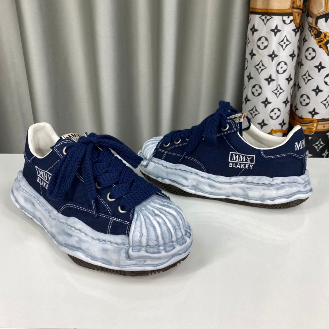 MMY BLOKE Blue Gray III