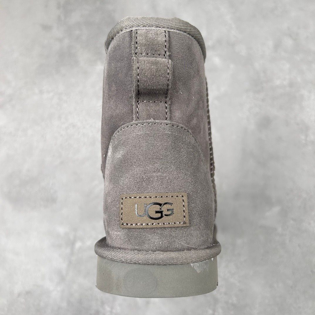Ugg Grise Classic Boot