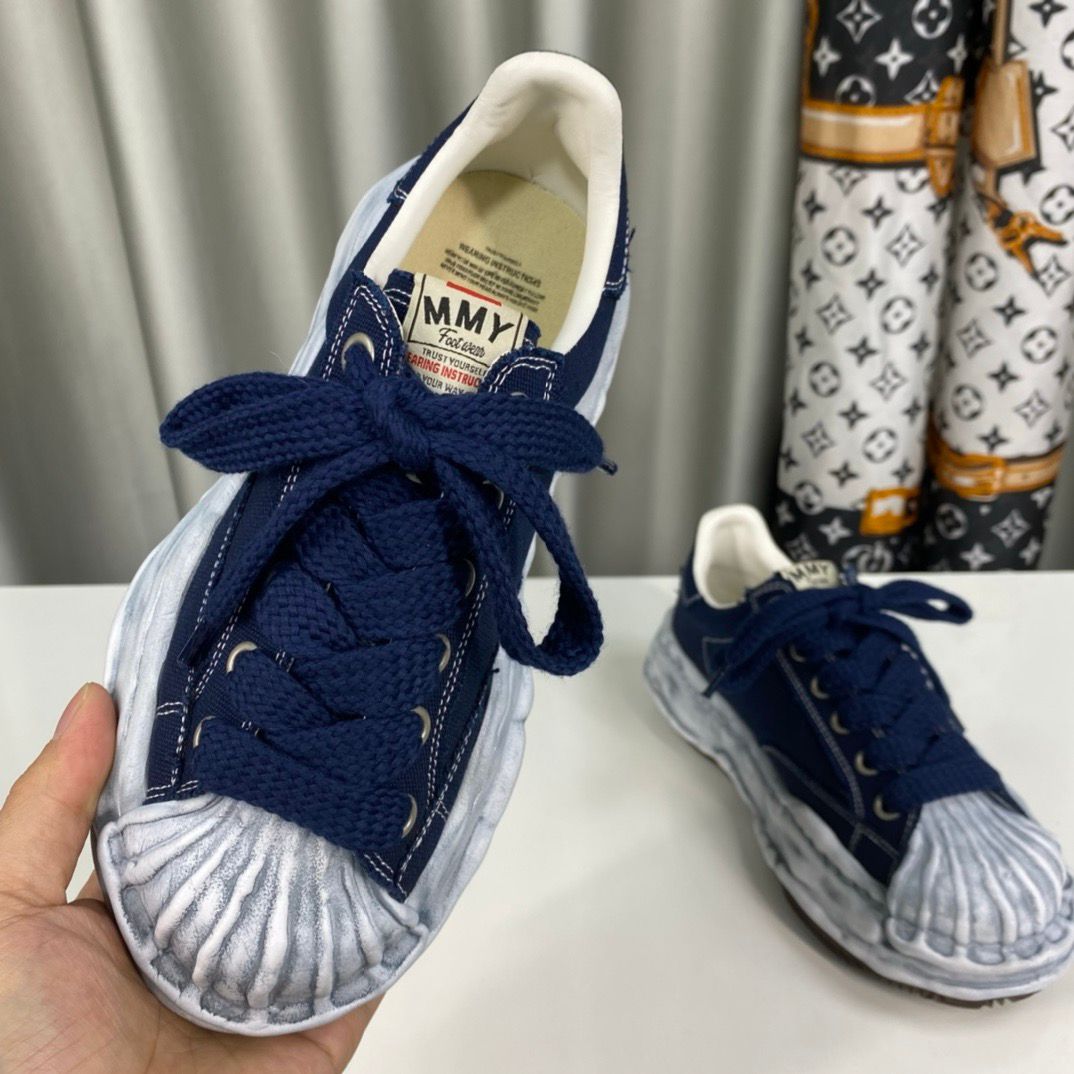 MMY BLOKE Blue Gray III