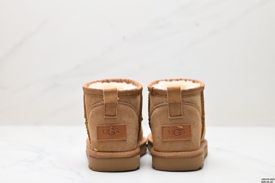 Ugg classic mini boot