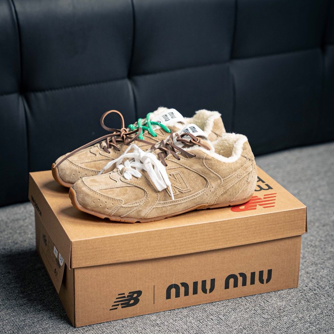 New Balance Miu Miu Beige Winter Ecru Shearling
