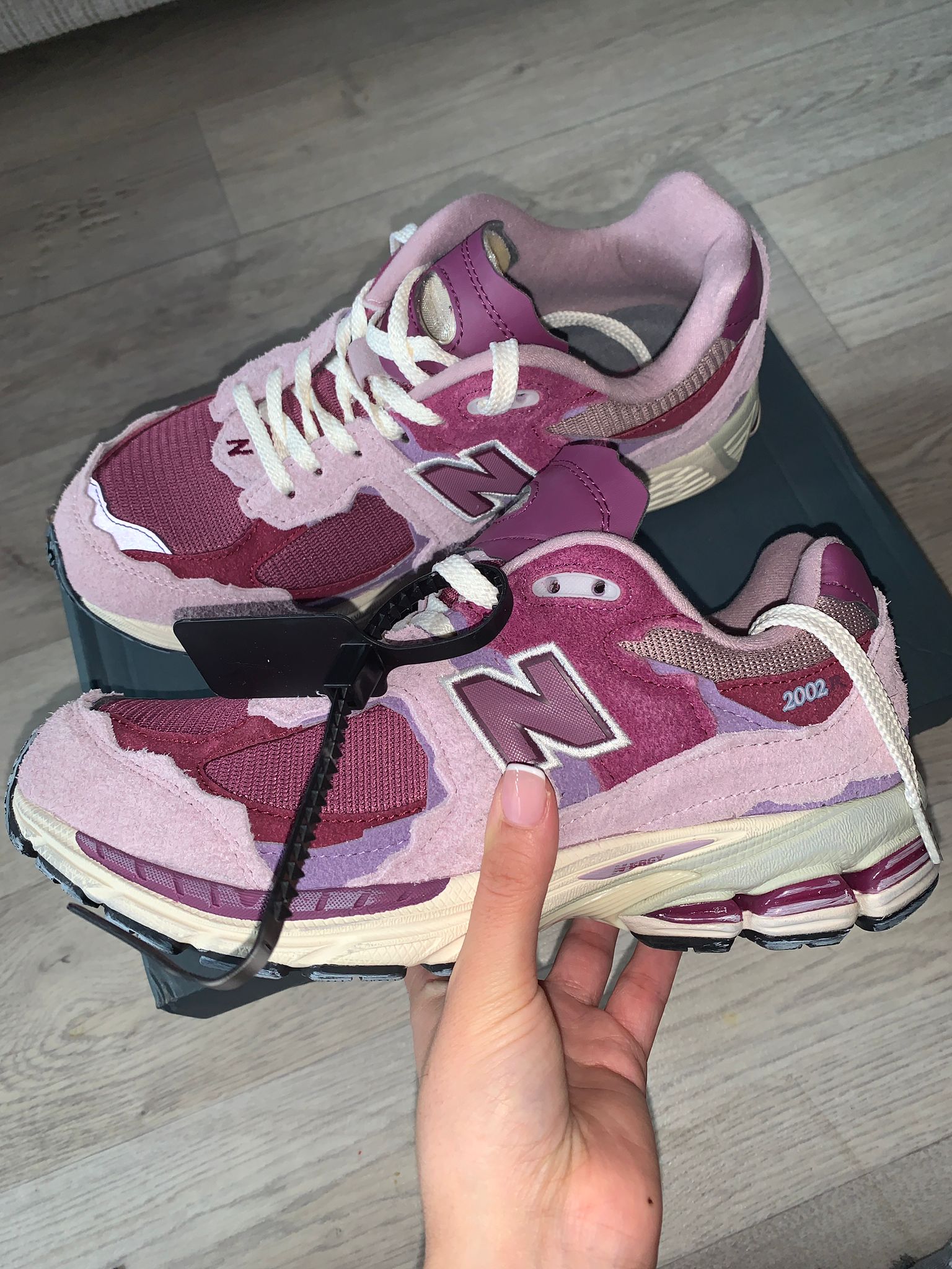 New Balance 2002r Protection Pack Red T40