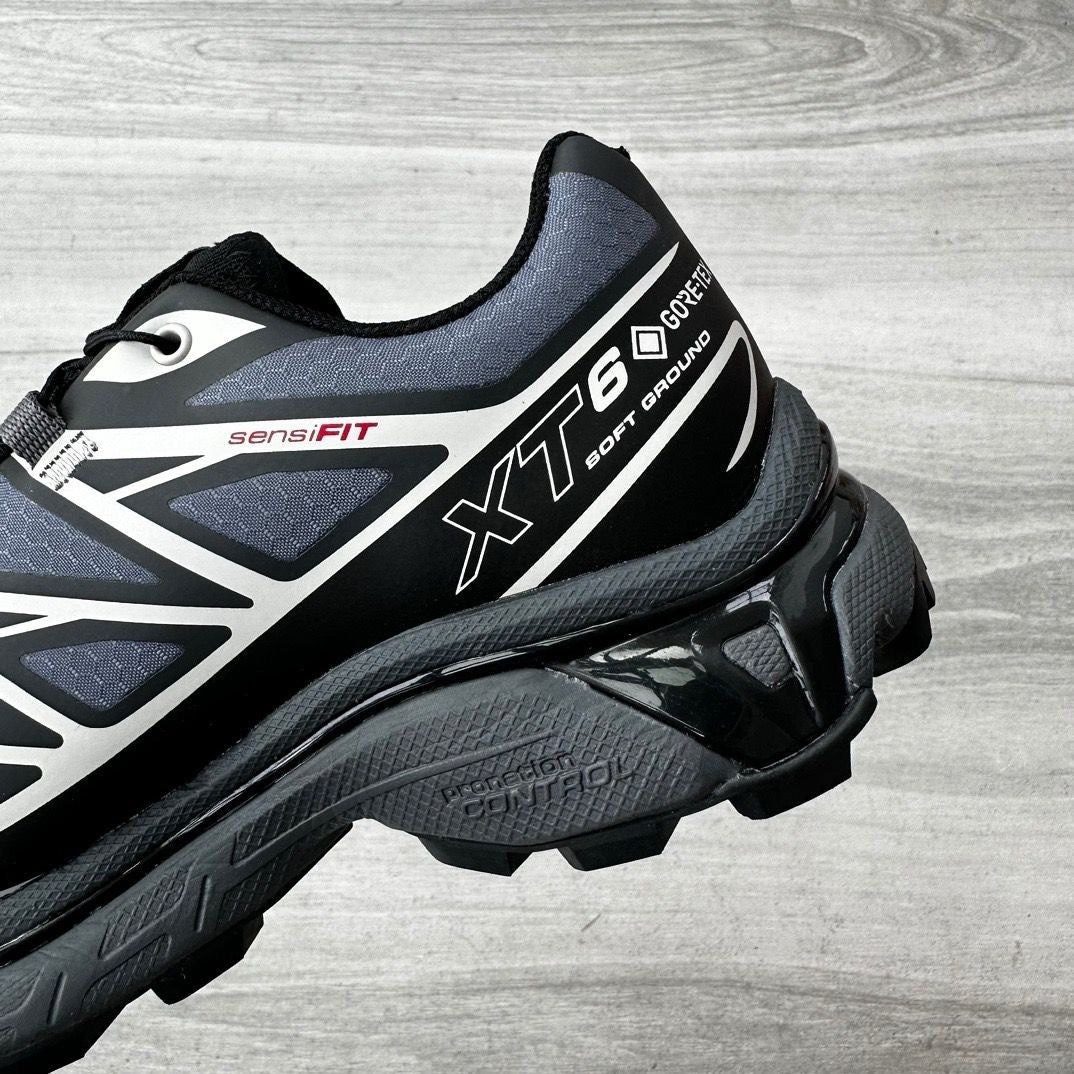 Salomon Black