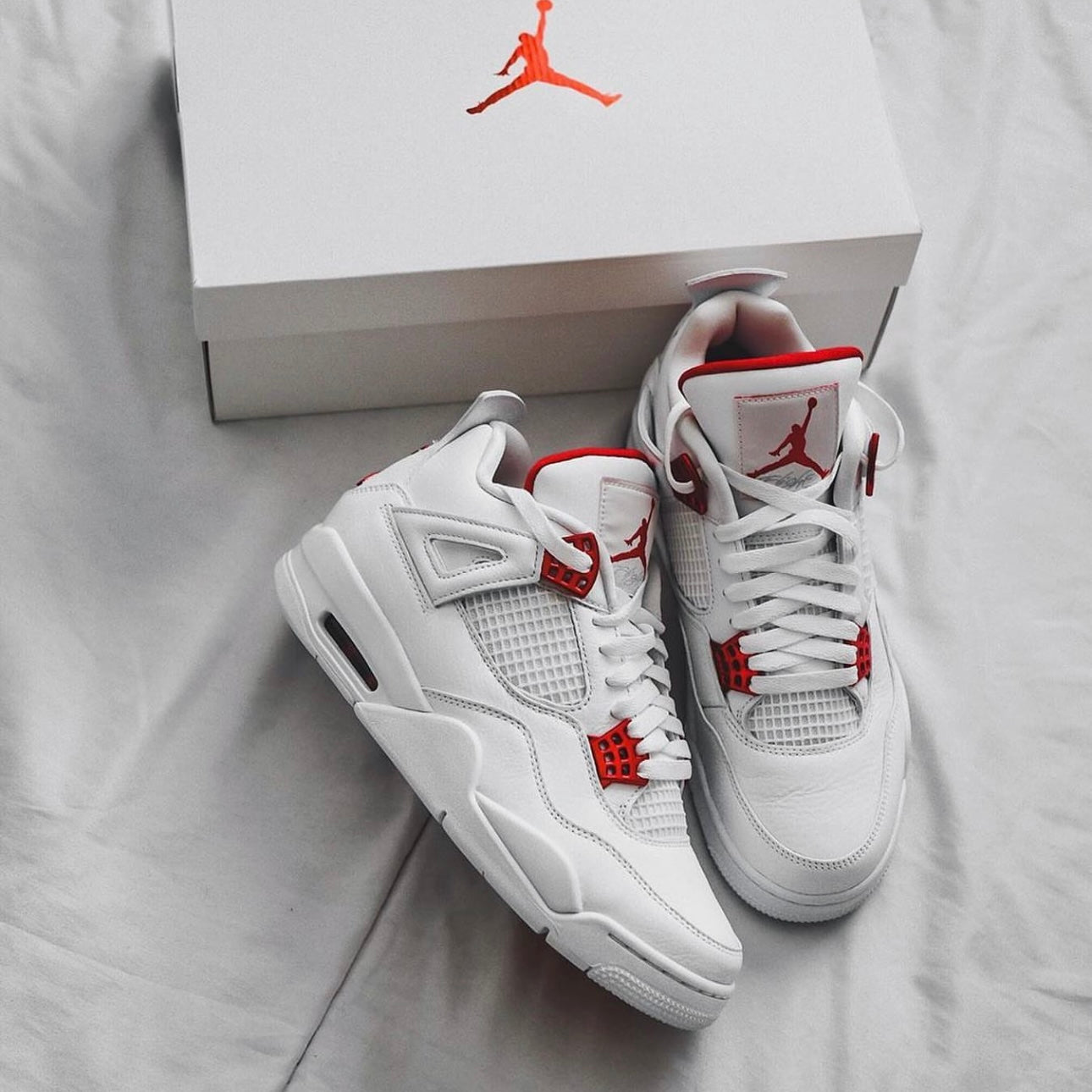 Jordan Retro 4 Metallic Red