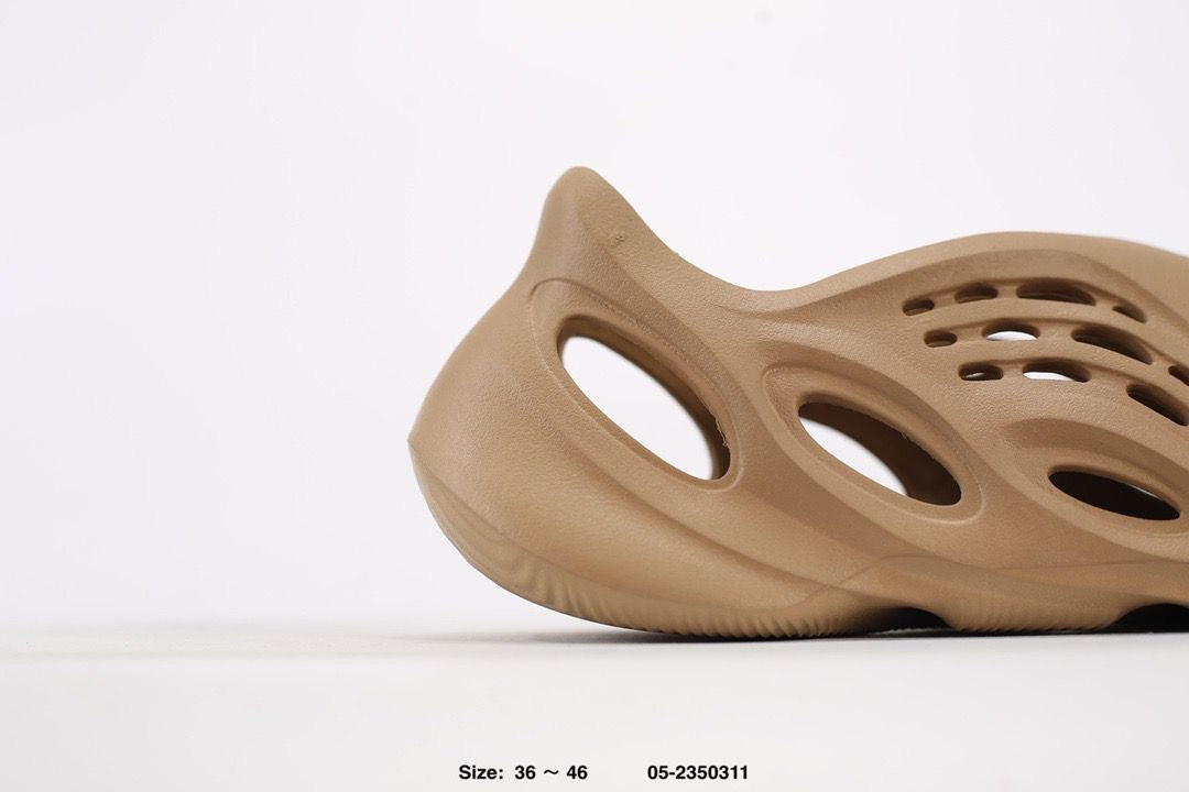 Adidas Yeezy Foam Runner Clay Taupe