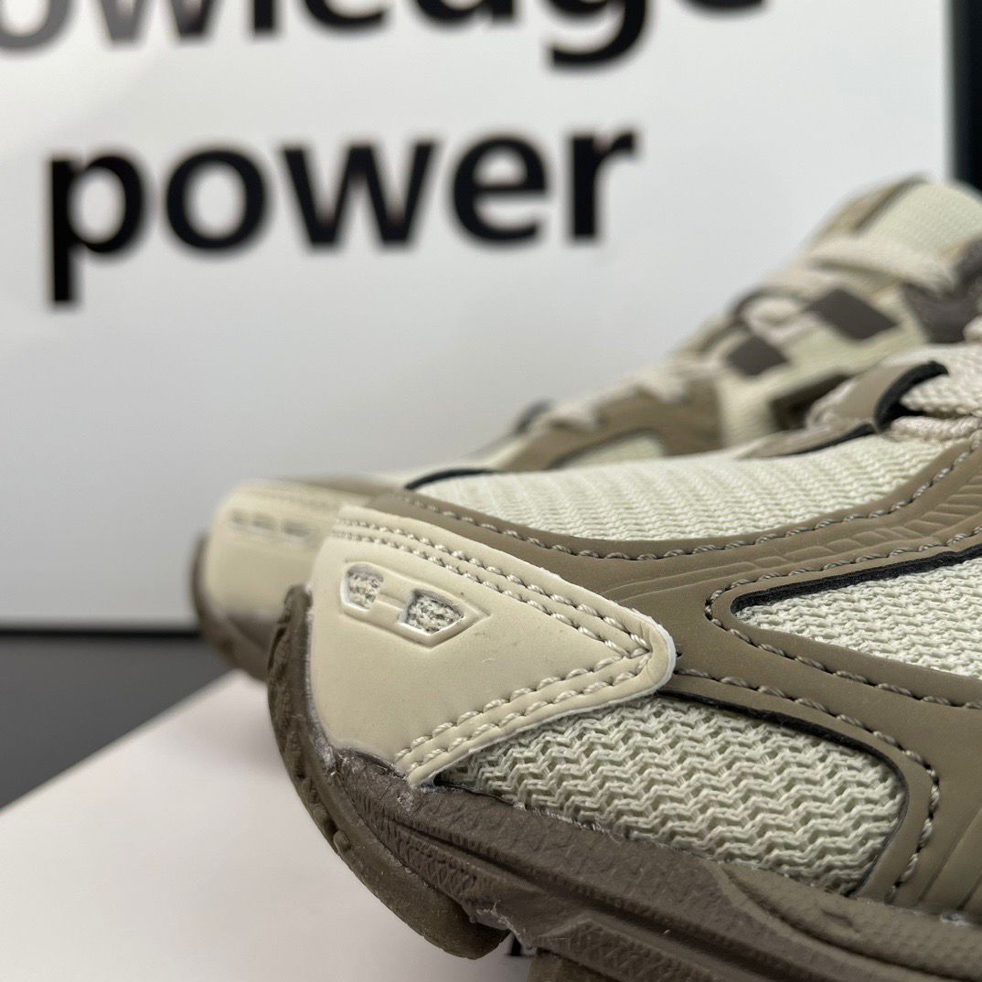 1906r New Balance Brown 2025