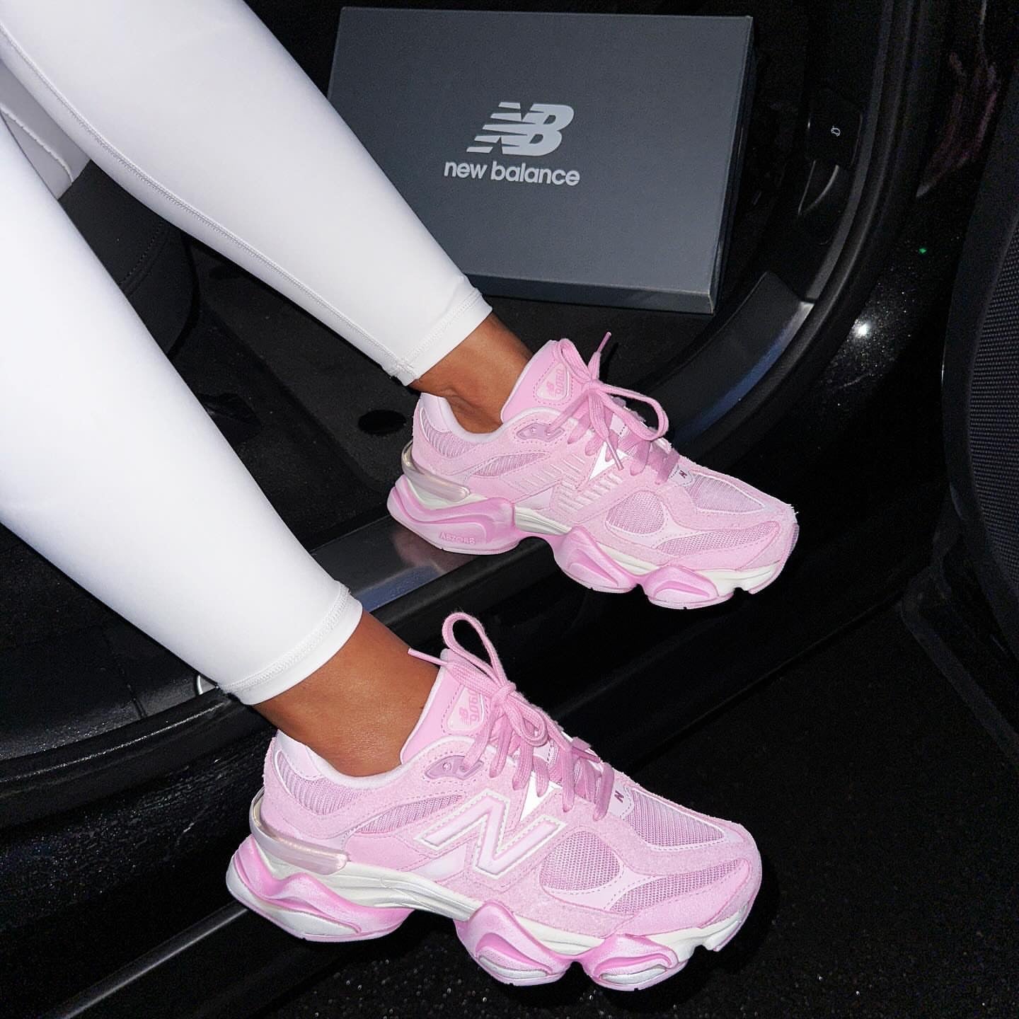 New Balance 9060 Pink 2025