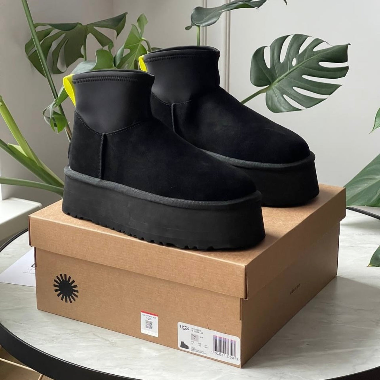 Classic Mini Dipper Black Boot