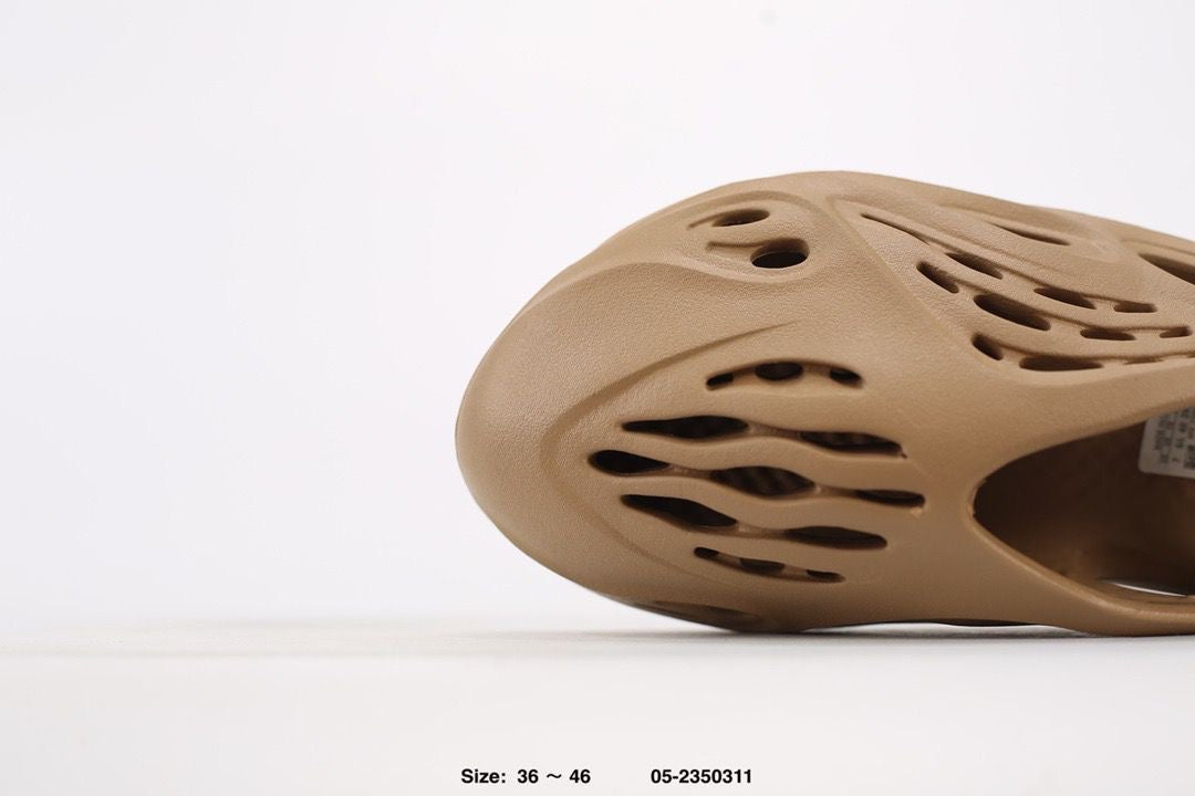 Adidas Yeezy Foam Runner Clay Taupe