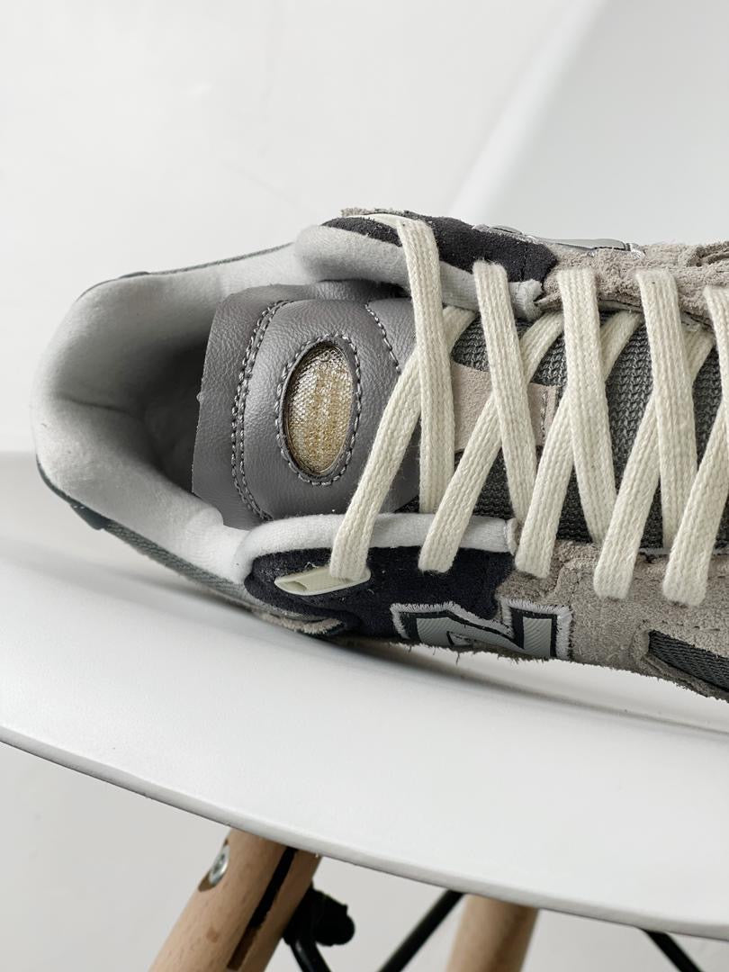 New Balance 2002r Protection