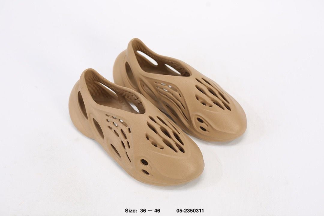 Adidas Yeezy Foam Runner Clay Taupe