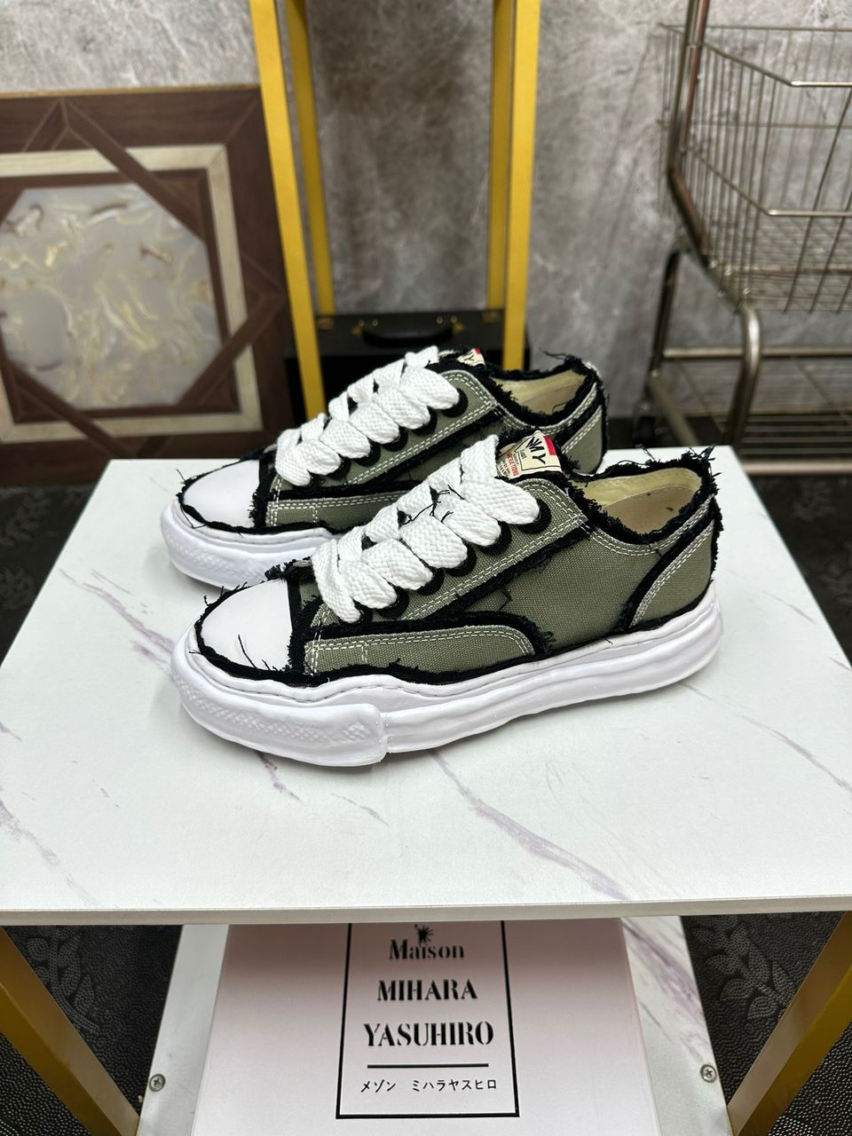 House Mihara Yasuhiro Peterson Og Sole Canvas Low Green