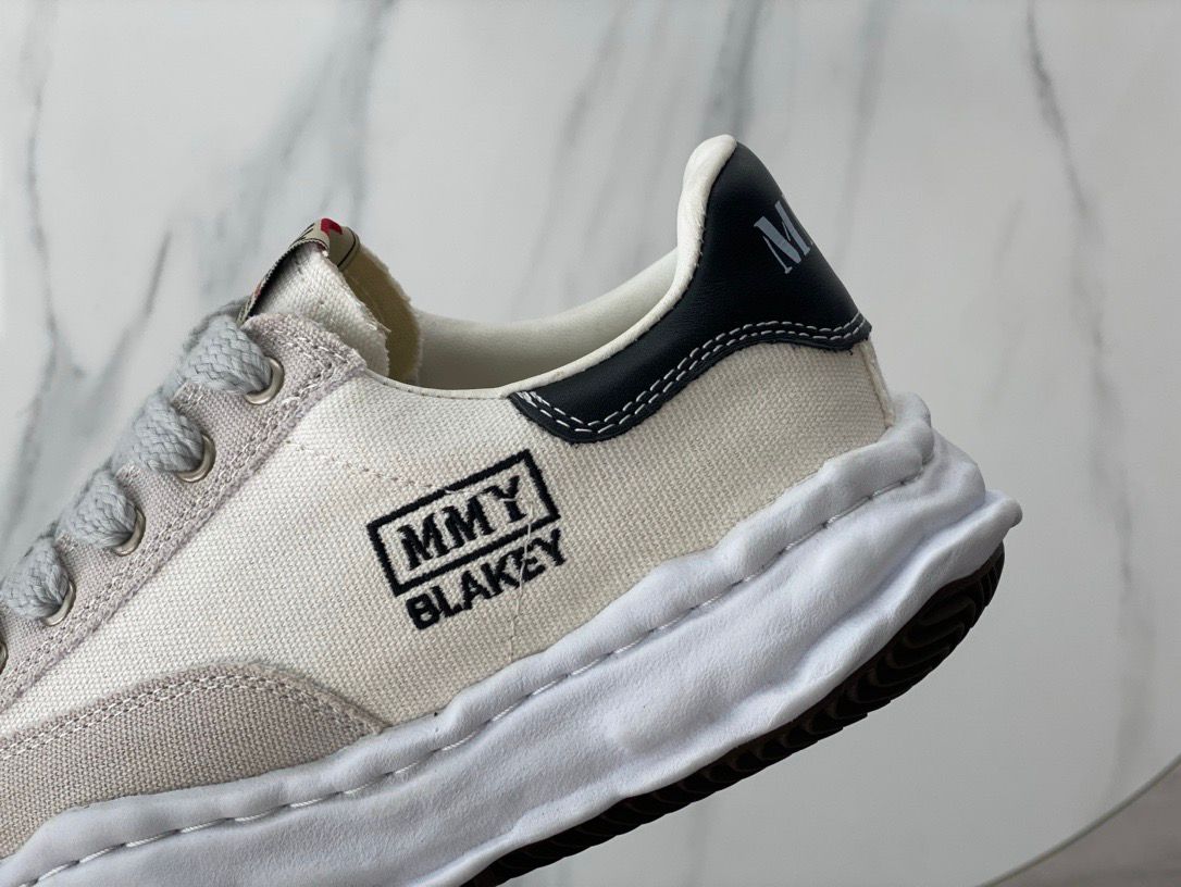 MMY BLAKEY Cream White III