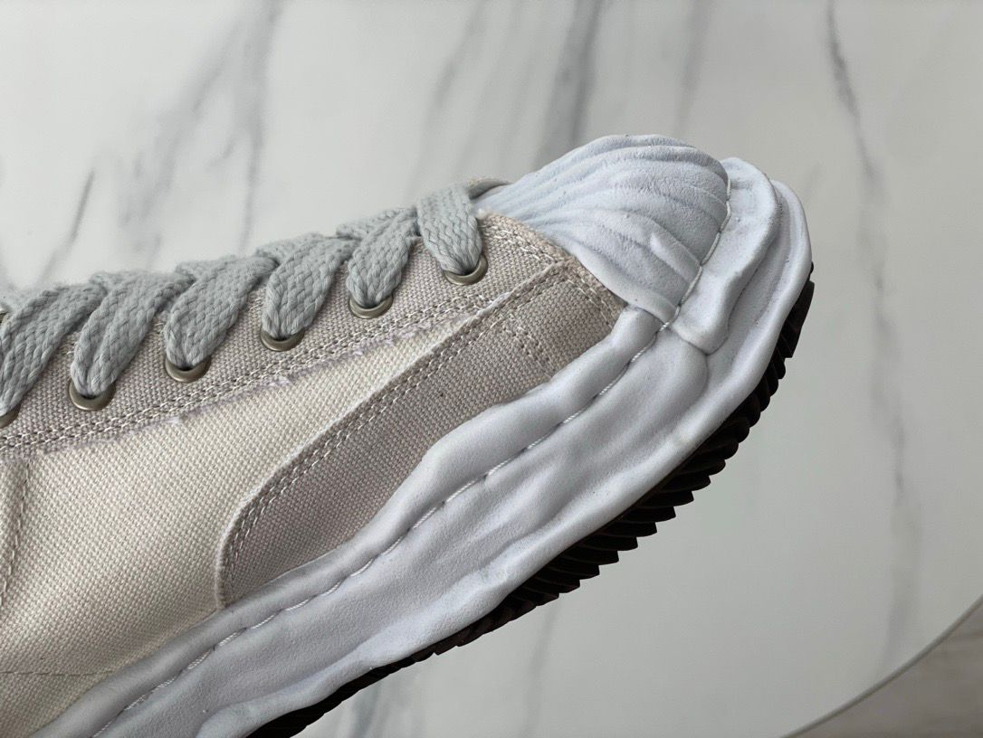 MMY BLAKEY Cream White III