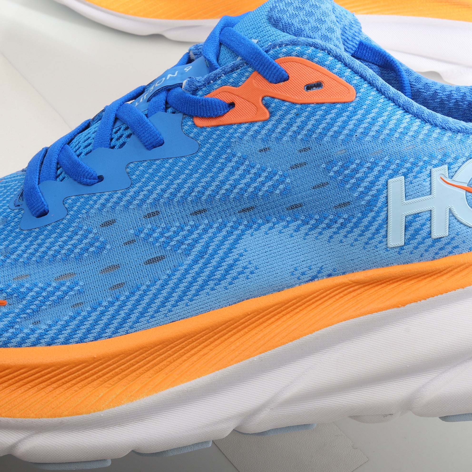 Hoka Clifton 9 'Coastal Sky'