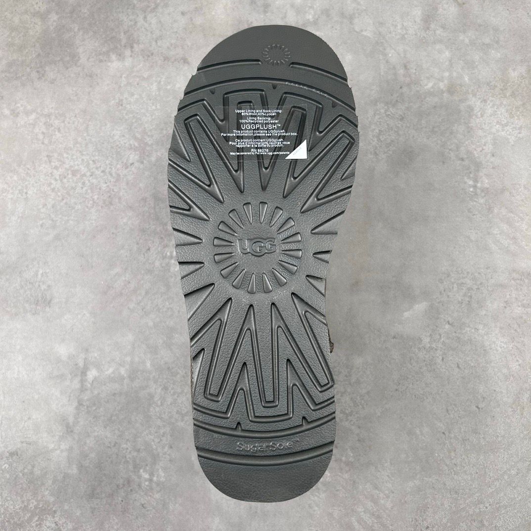 Ugg Grise Classic Boot