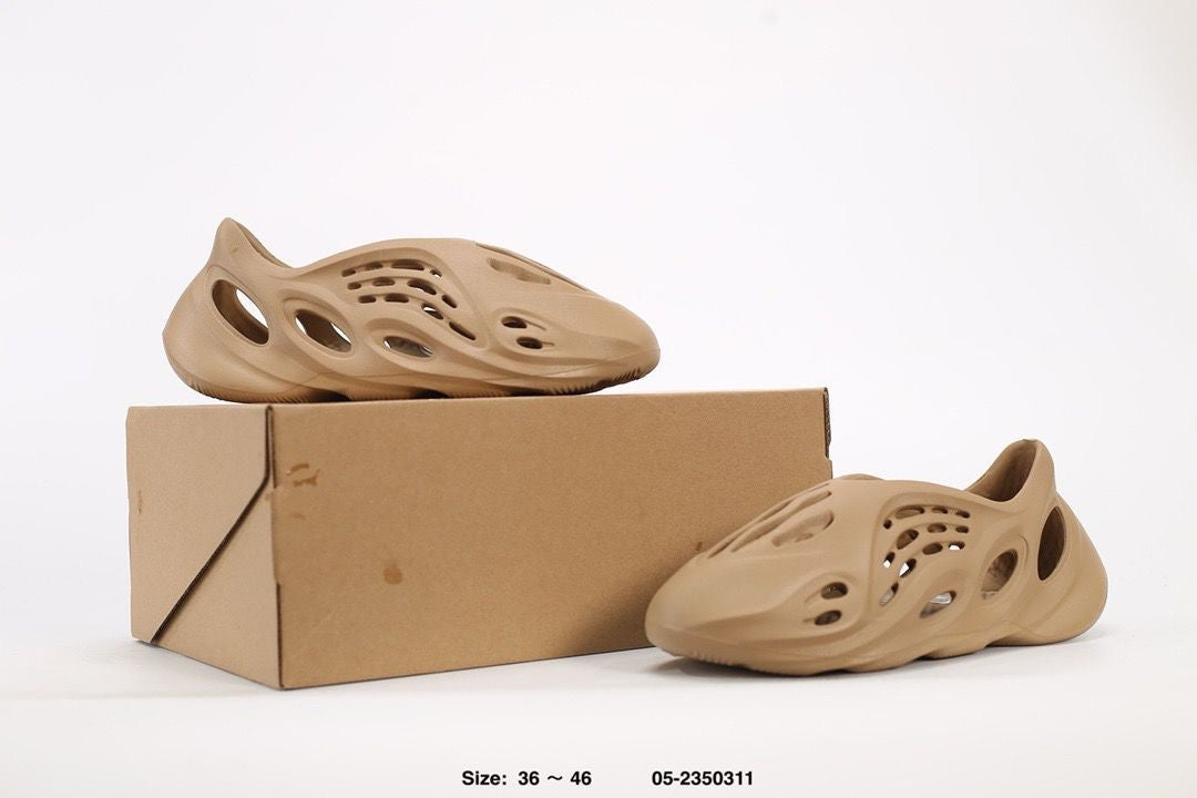 Adidas Yeezy Foam Runner Clay Taupe