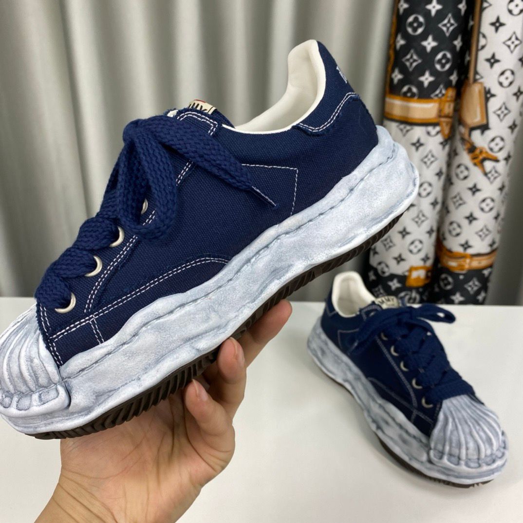 MMY BLOKE Blue Gray III