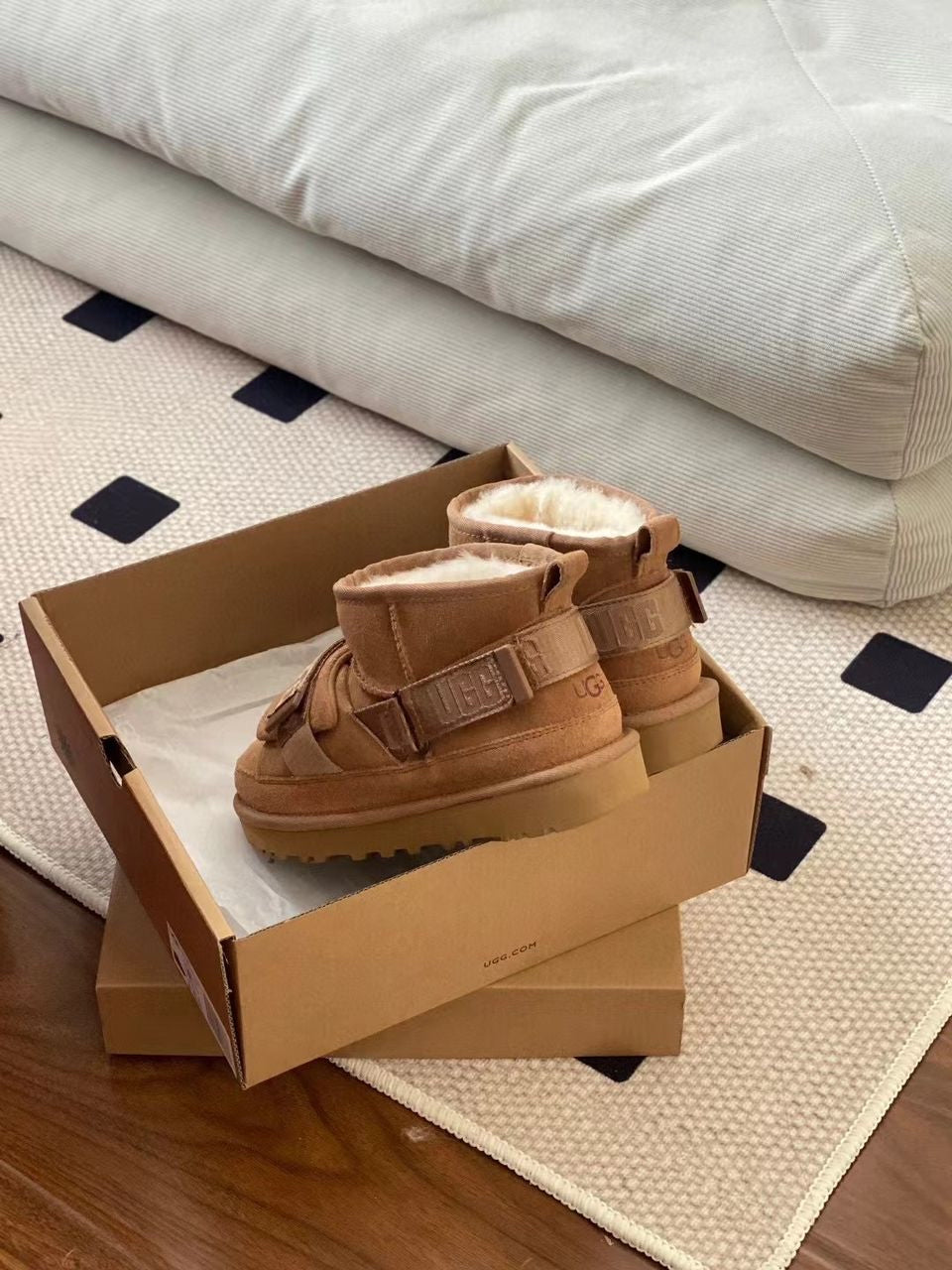Ugg Low waist boot lase brown