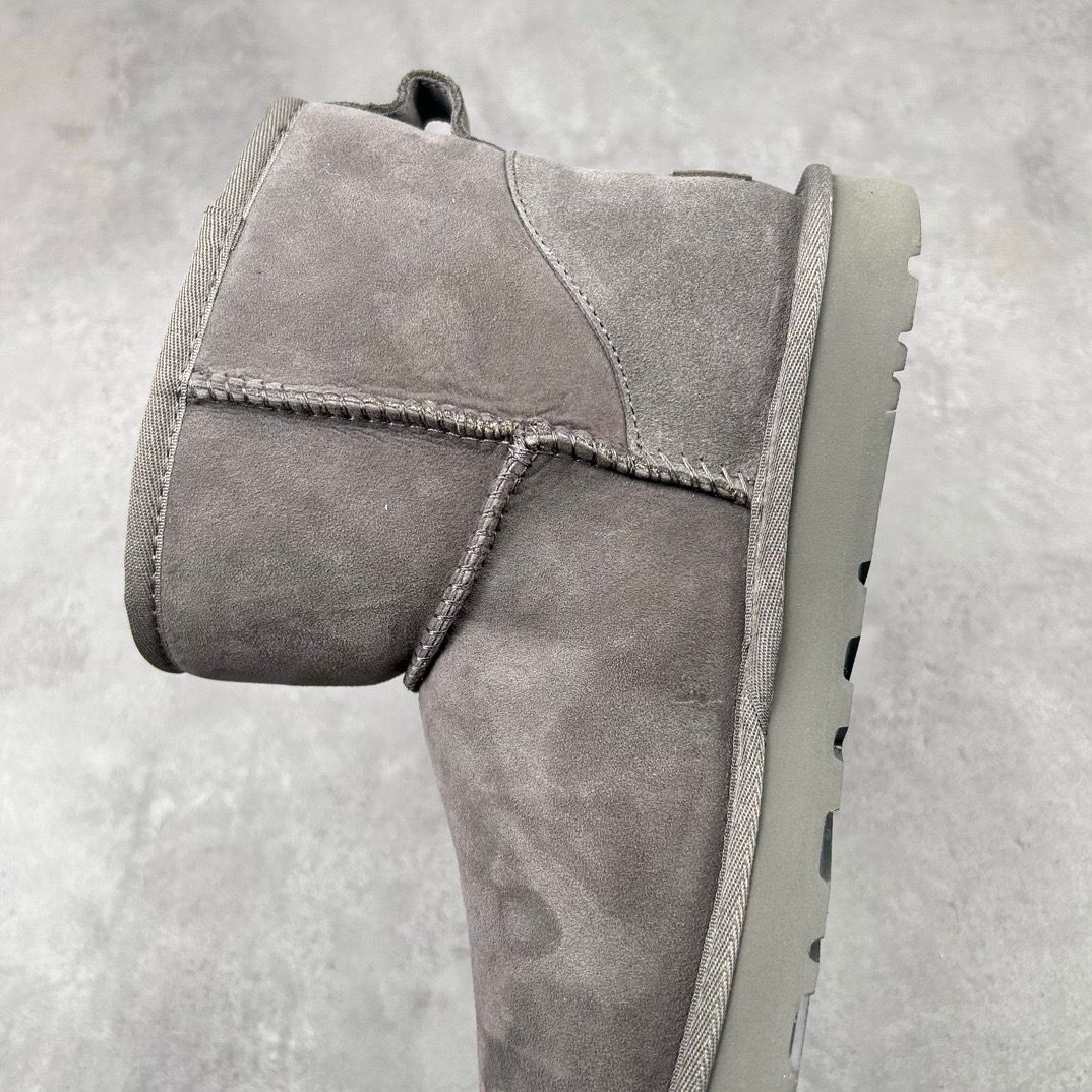 Ugg Grise Classic Boot