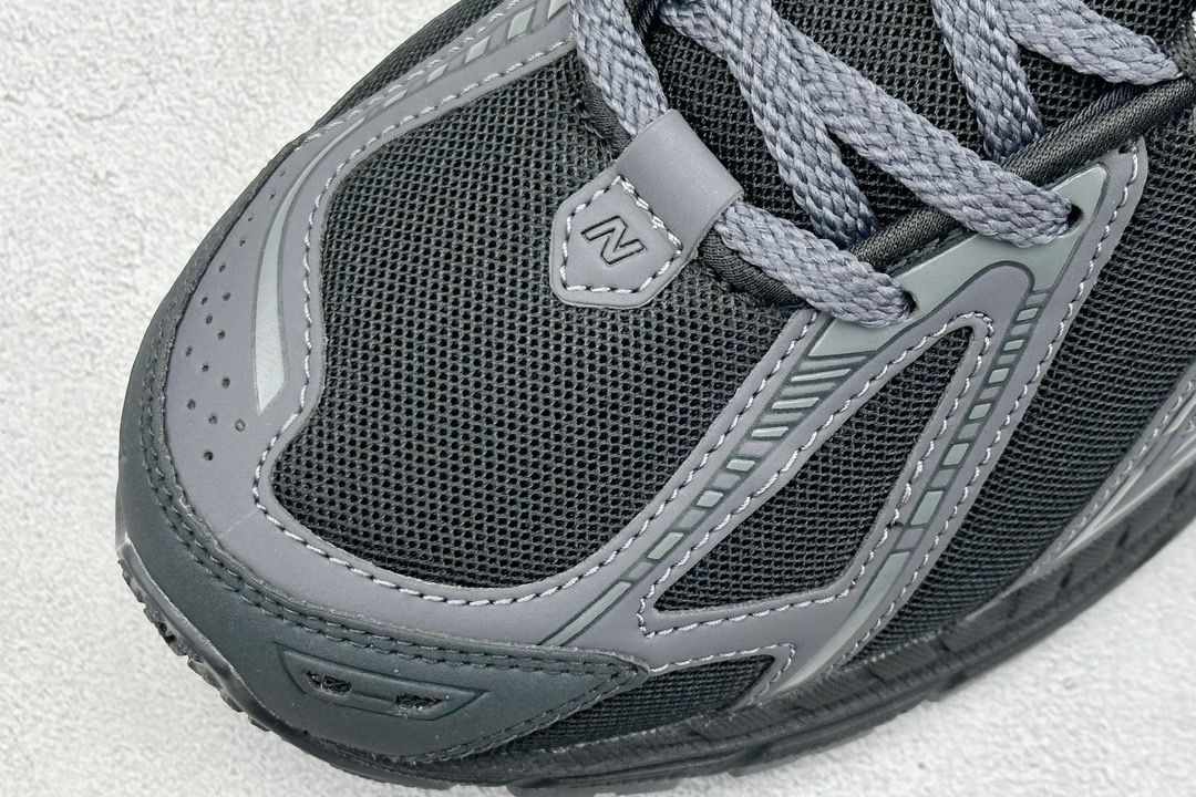 1906r New Balance Black 2025