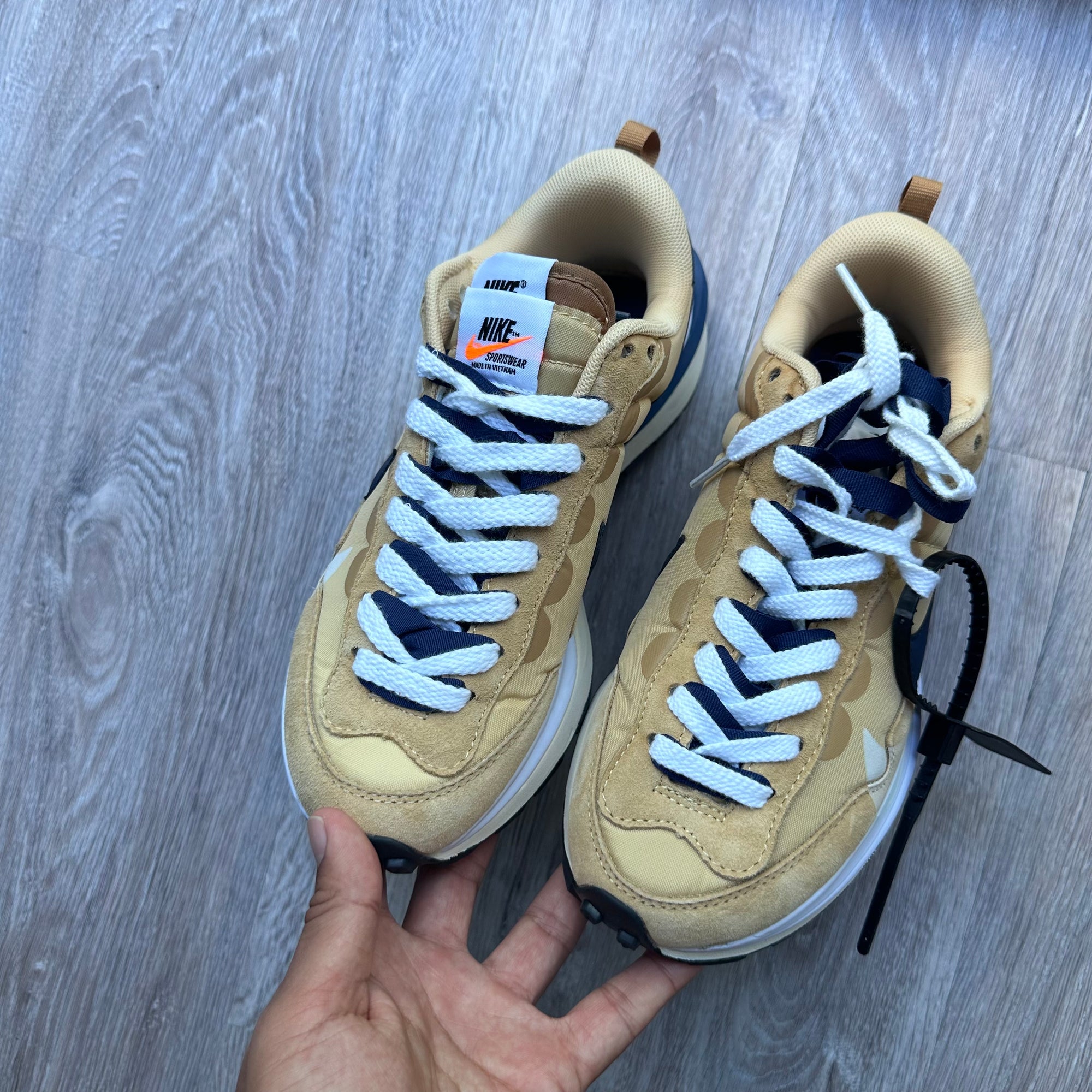 Nike vaportaffle sacai tan navy