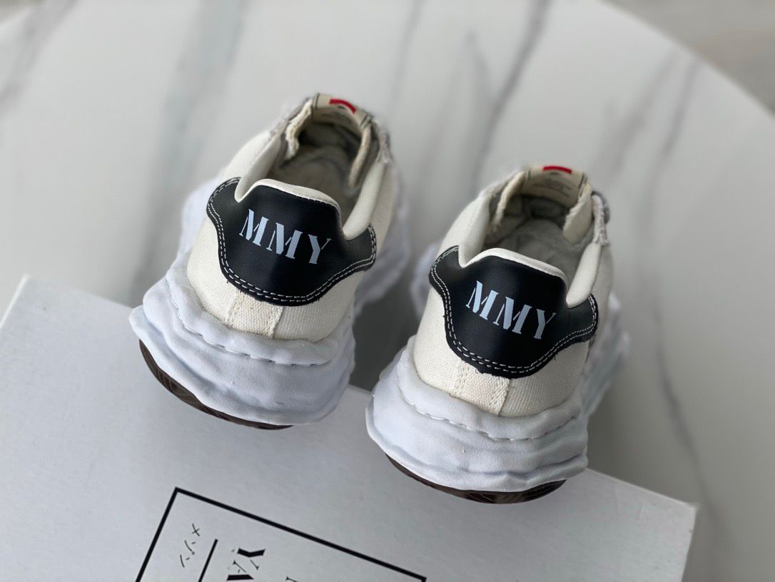 MMY BLAKEY Cream White III