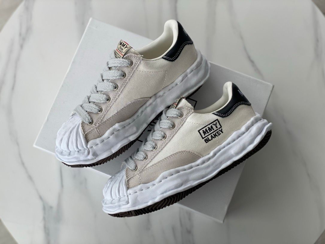 MMY BLAKEY Cream White III