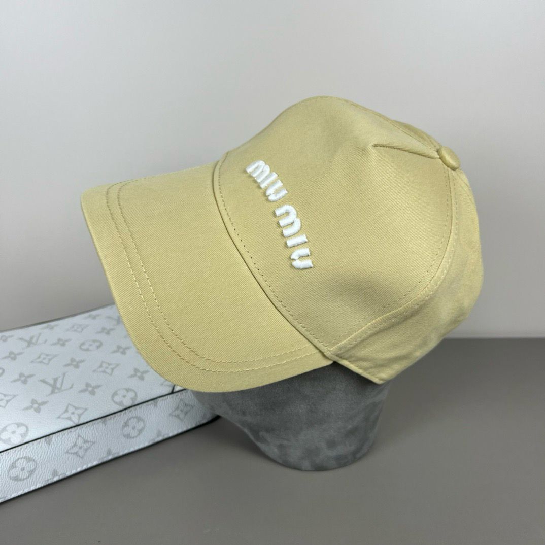Miu miu cap