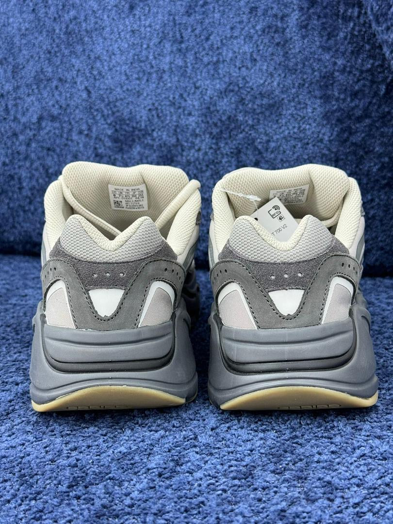 Adidas Yeezy Boost 700 V2