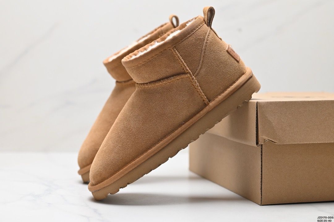 Ugg classic mini boot