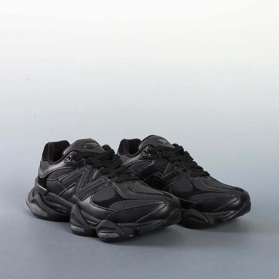 9060 New Balance Triple Black Leather