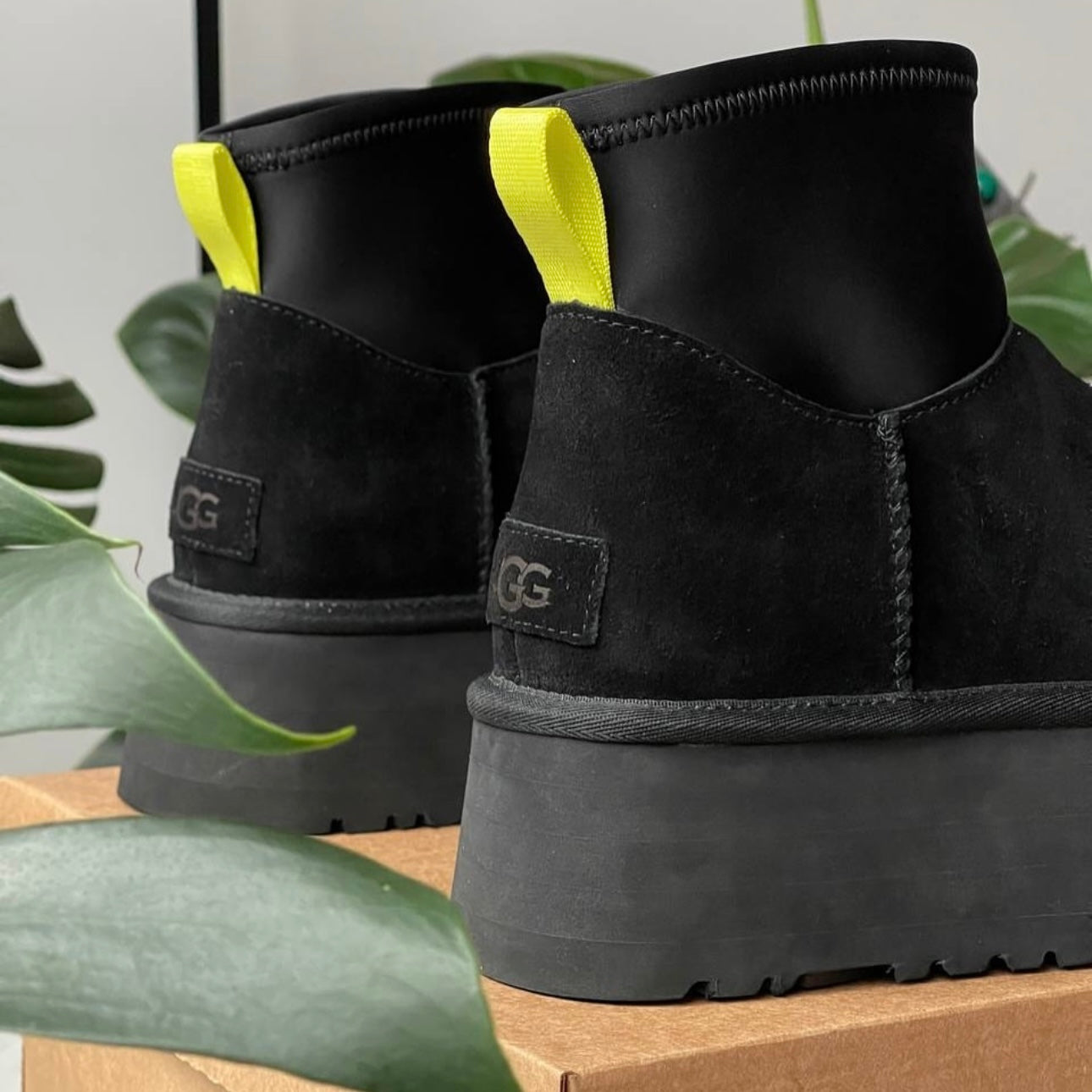 Classic Mini Dipper Black Boot