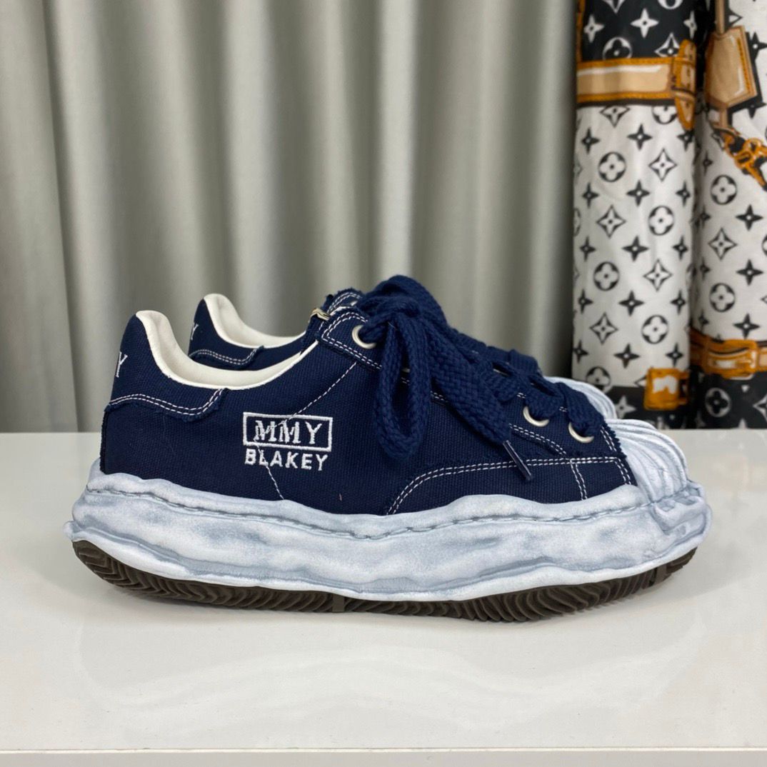 MMY BLOKE Blue Gray III