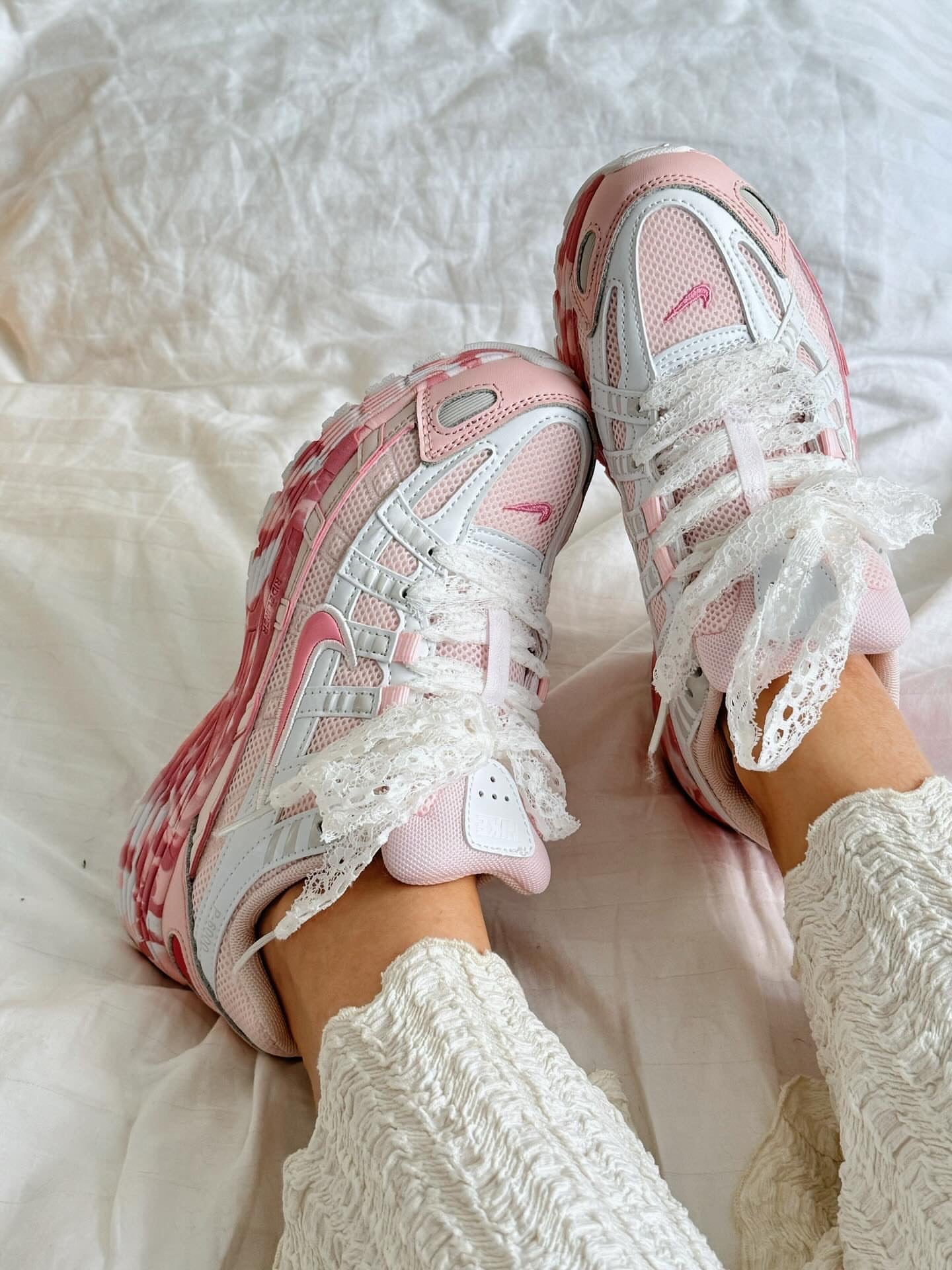 Nike initiator rose II