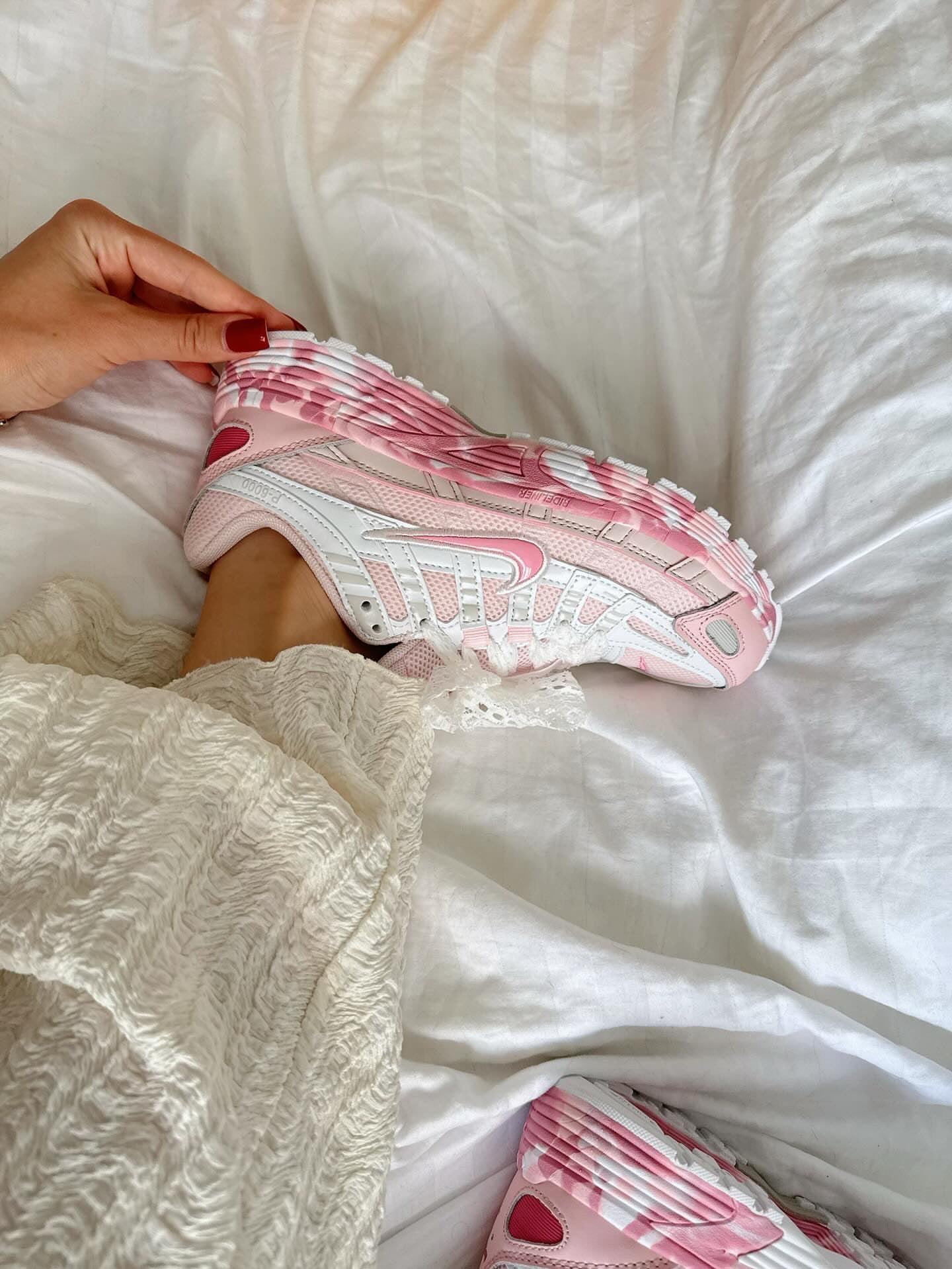 Nike initiator rose II