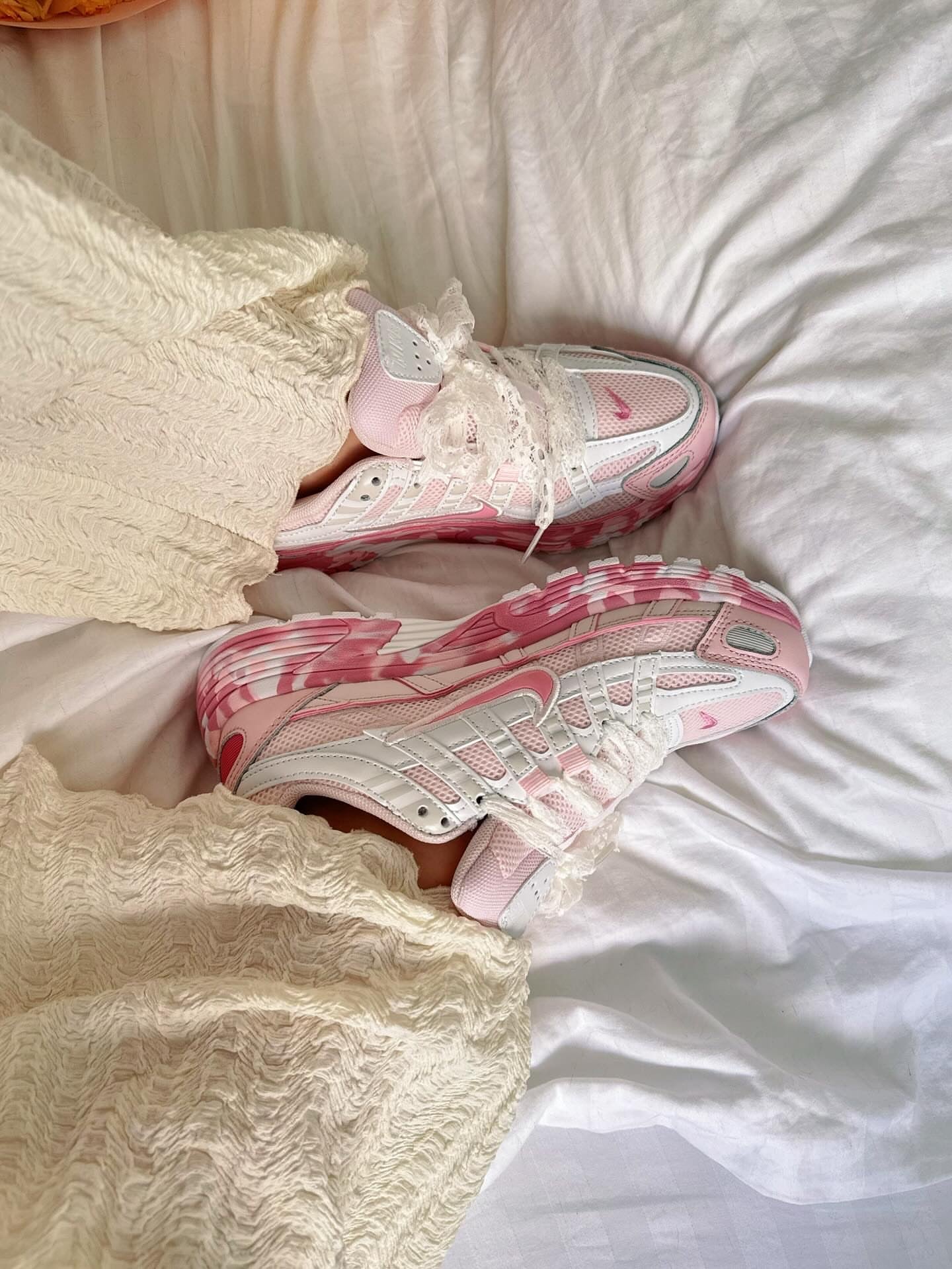 Nike initiator rose II