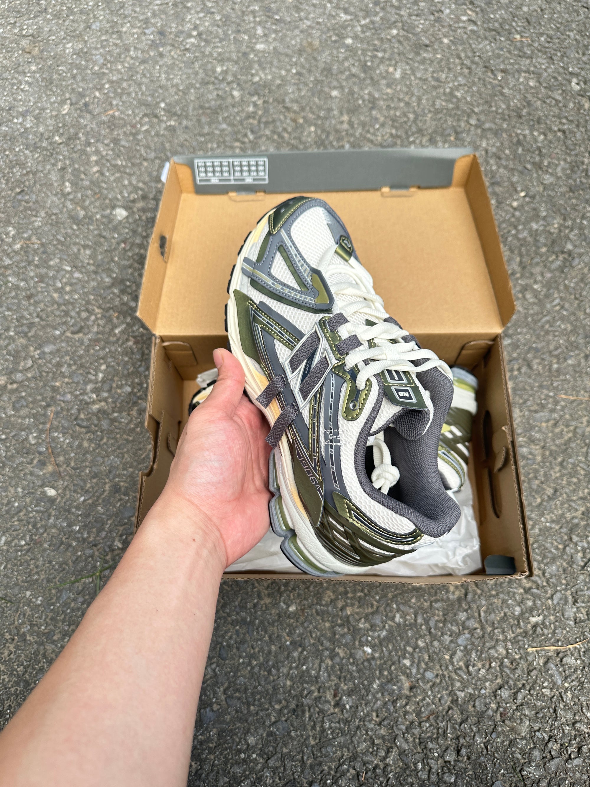 1906a New Balance Green 2025 (Laces offered)