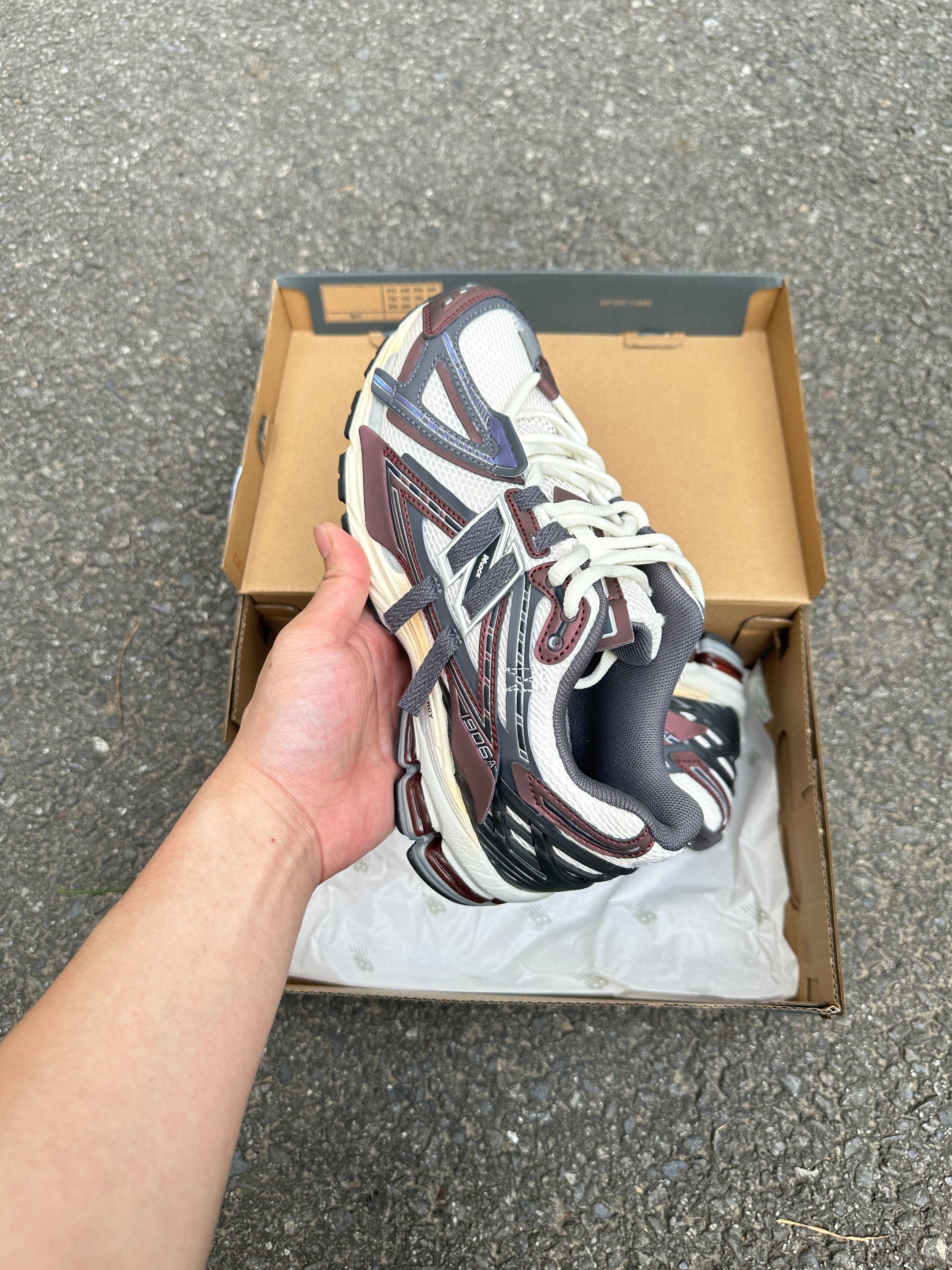 1906a New Balance Bordeaux 2025