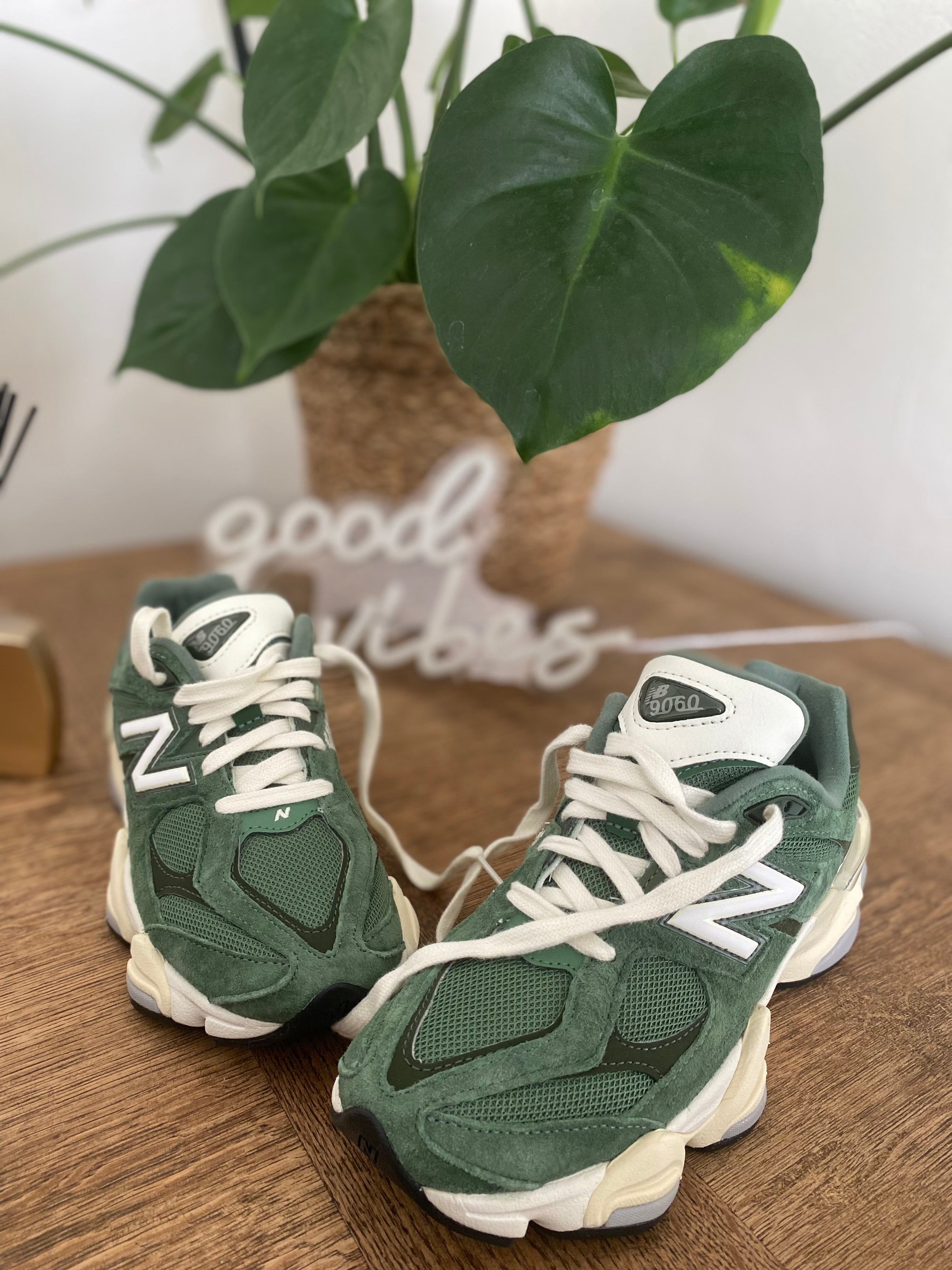 9060 New Balance Nori