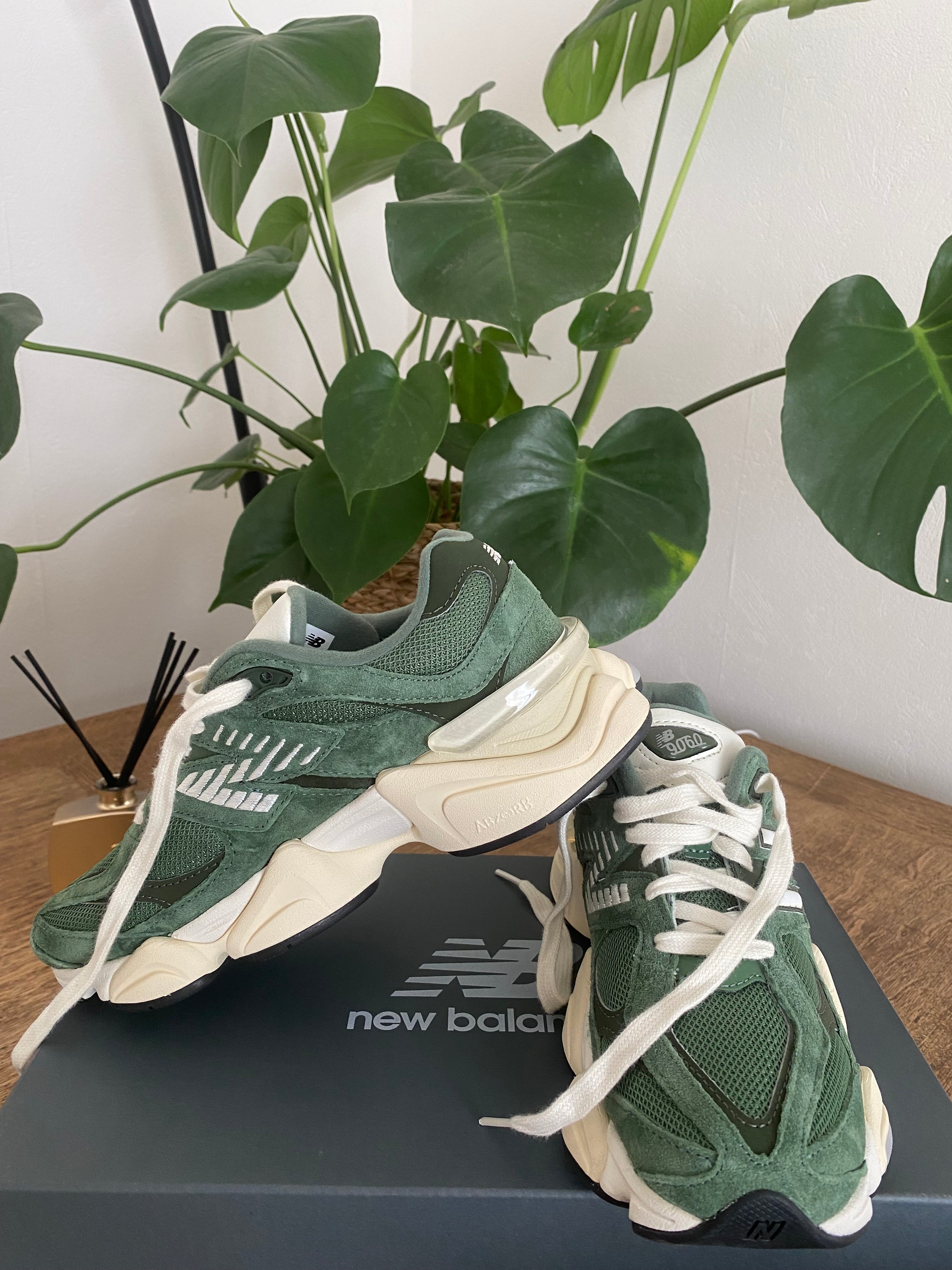 9060 New Balance Nori