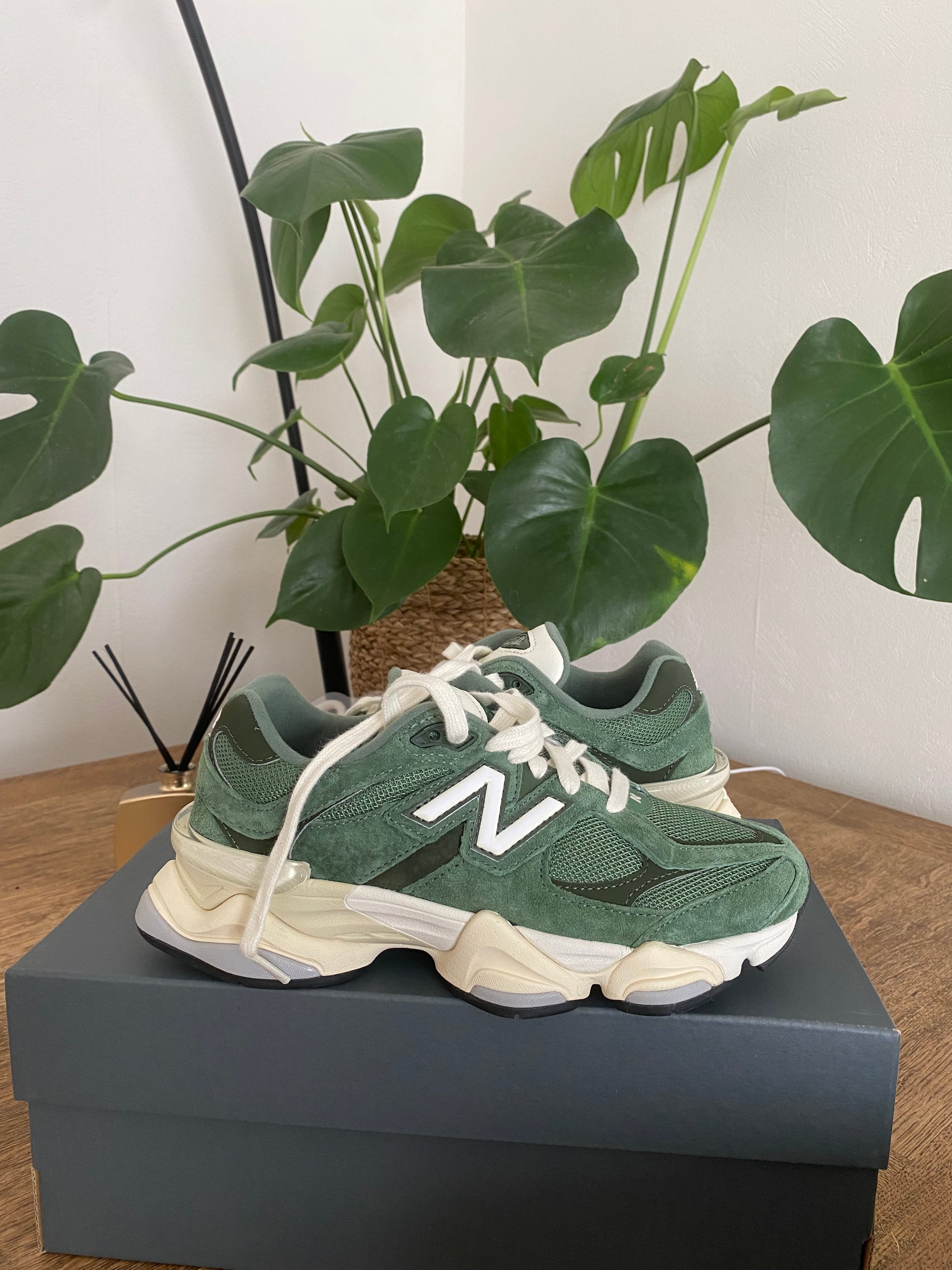 9060 New Balance Nori