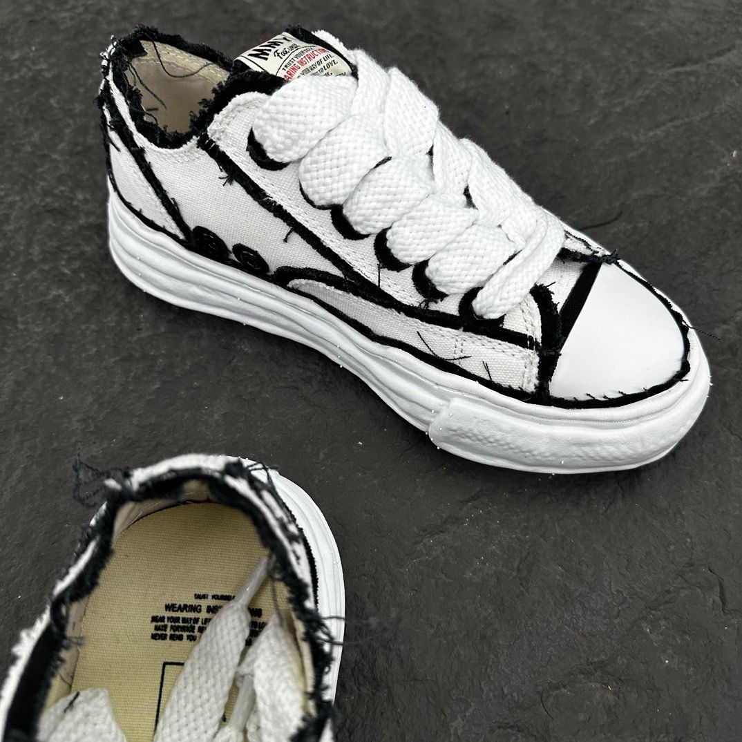 House Mihara Yasuhiro Peterson Og Sole Canvas Low White Black