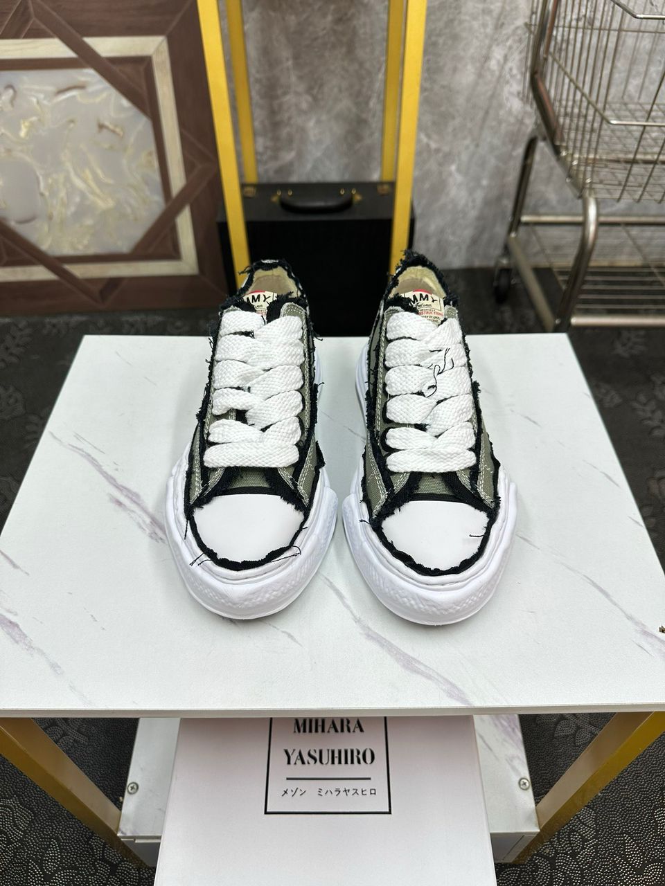 House Mihara Yasuhiro Peterson Og Sole Canvas Low Green