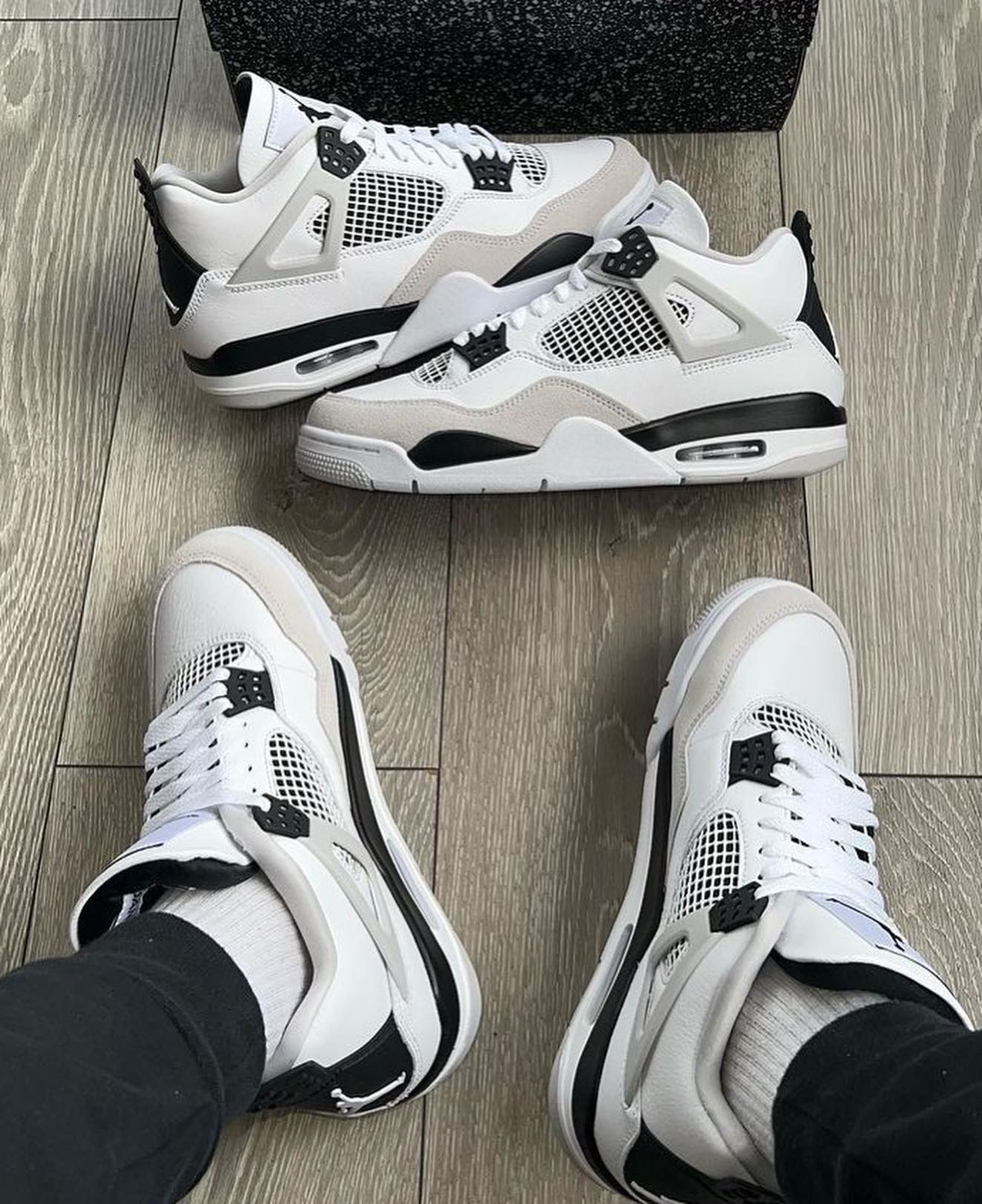 Jordan Retro 4 White Black Military