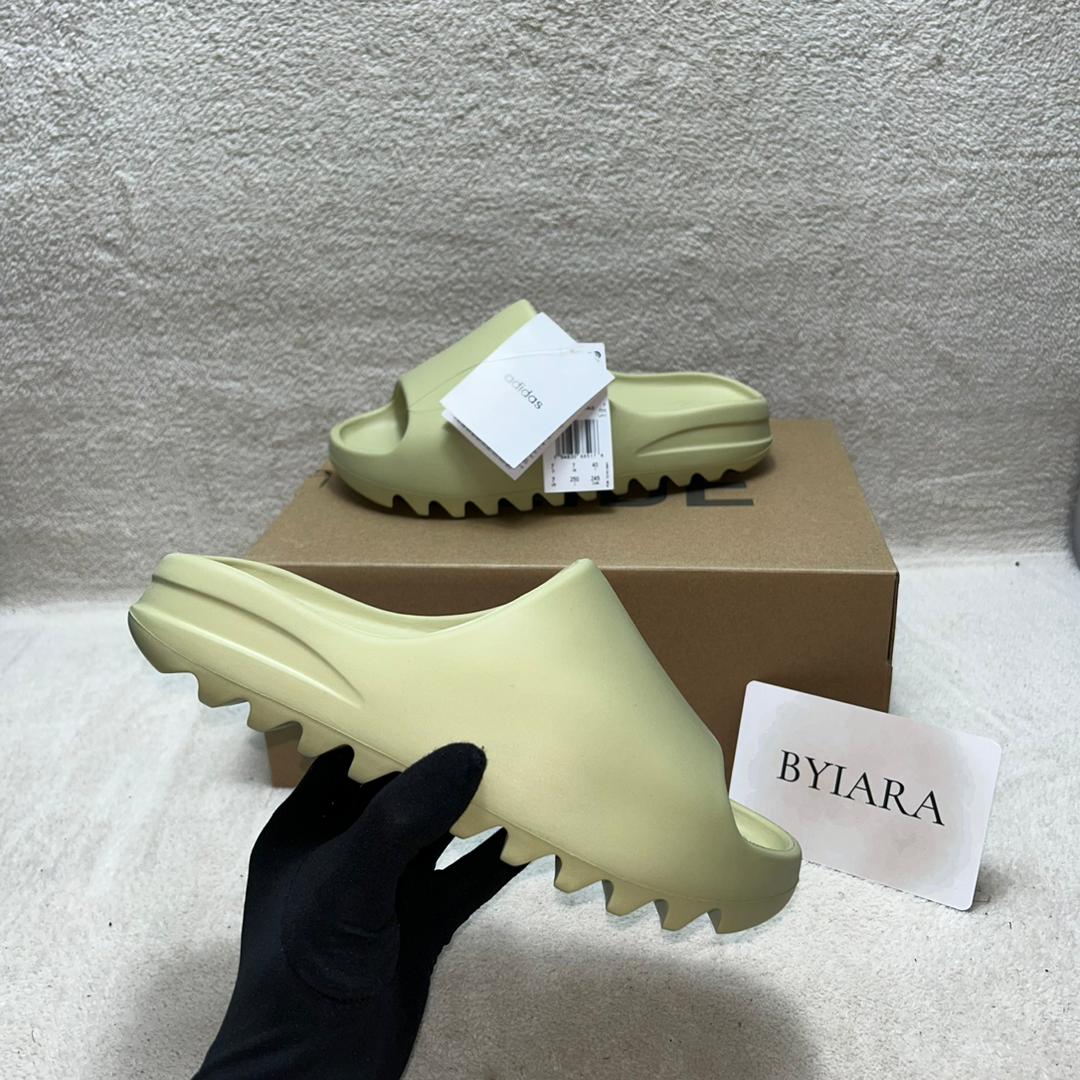 Yeezy Slide