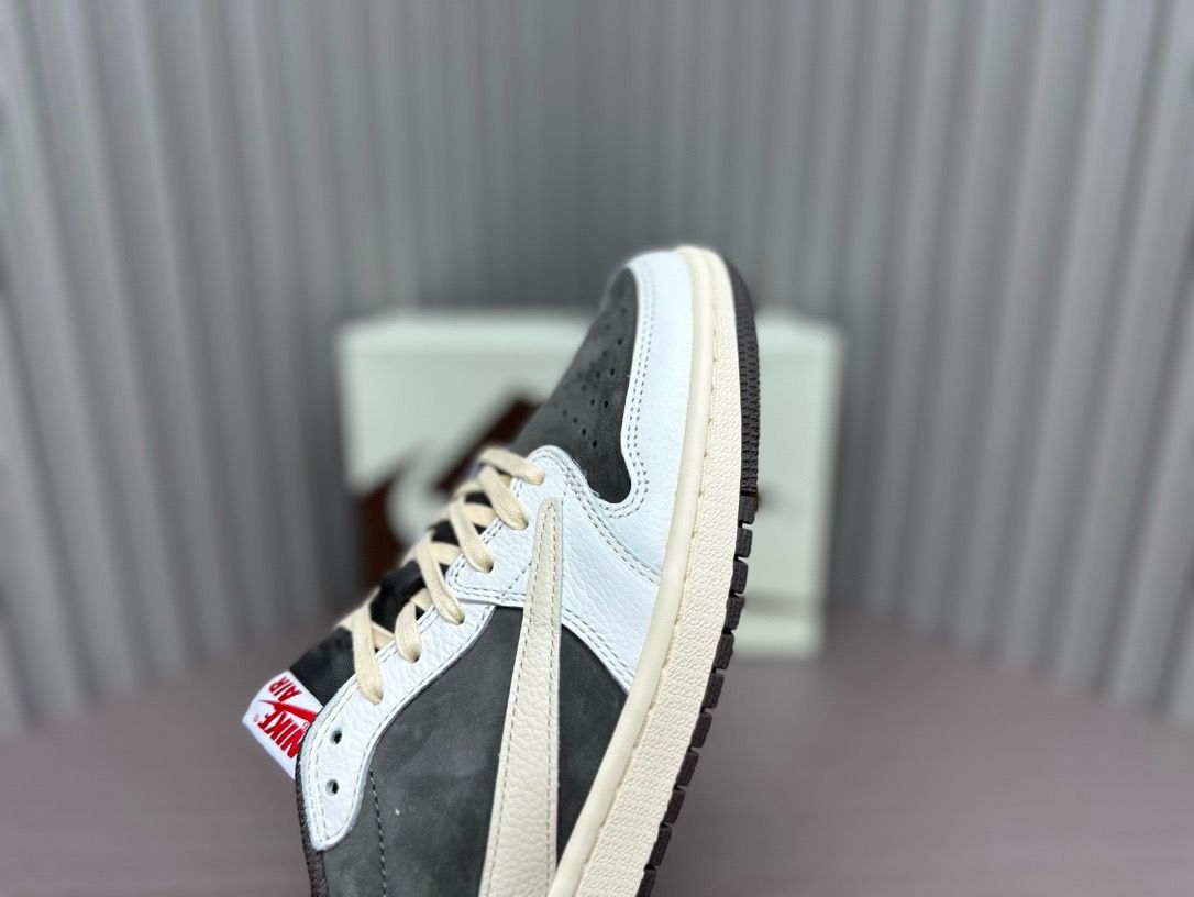 Travis Air Jordan 1