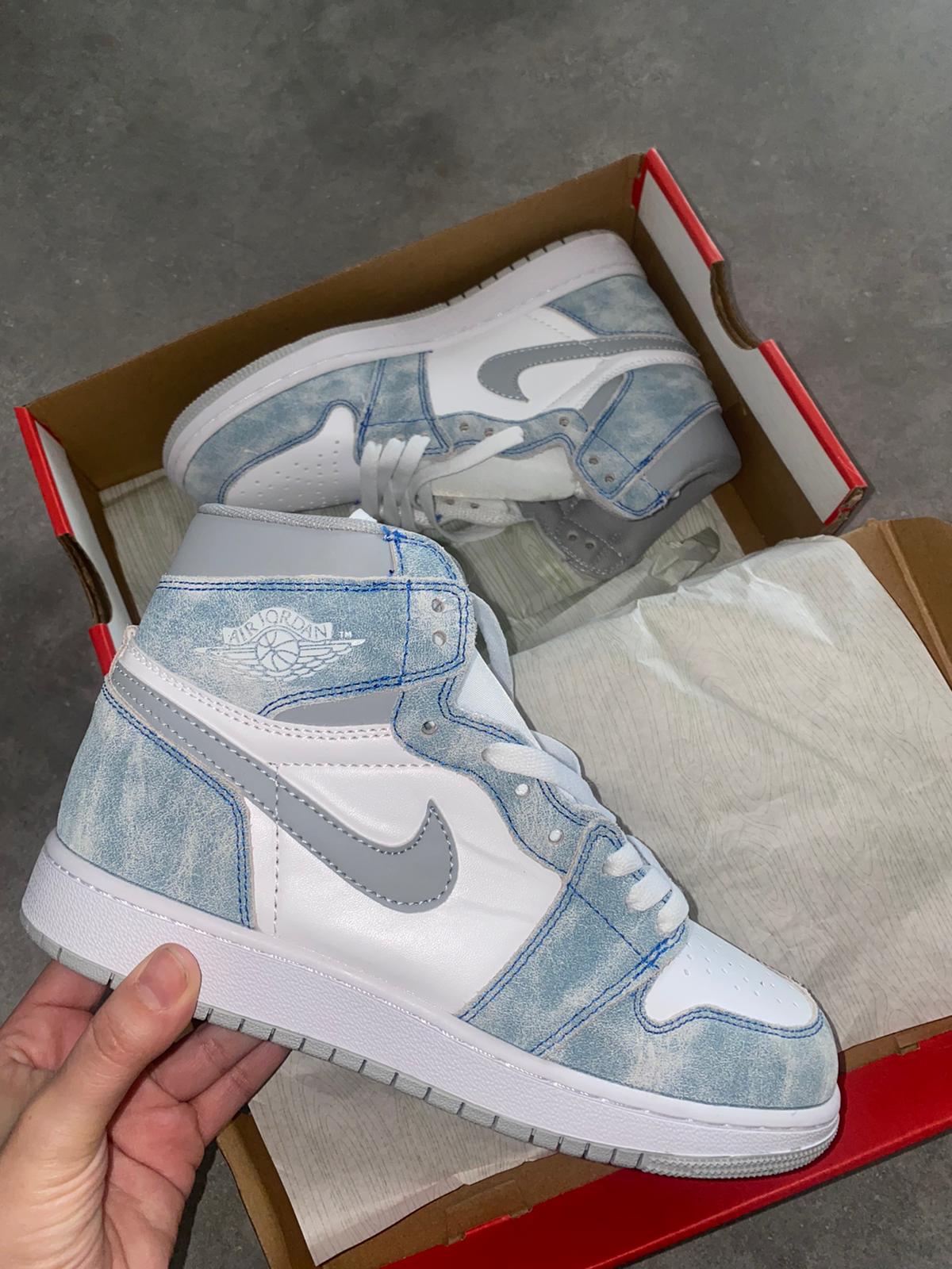 Sneakers - Air Jordan 1 Retro High Og Hyper Royal