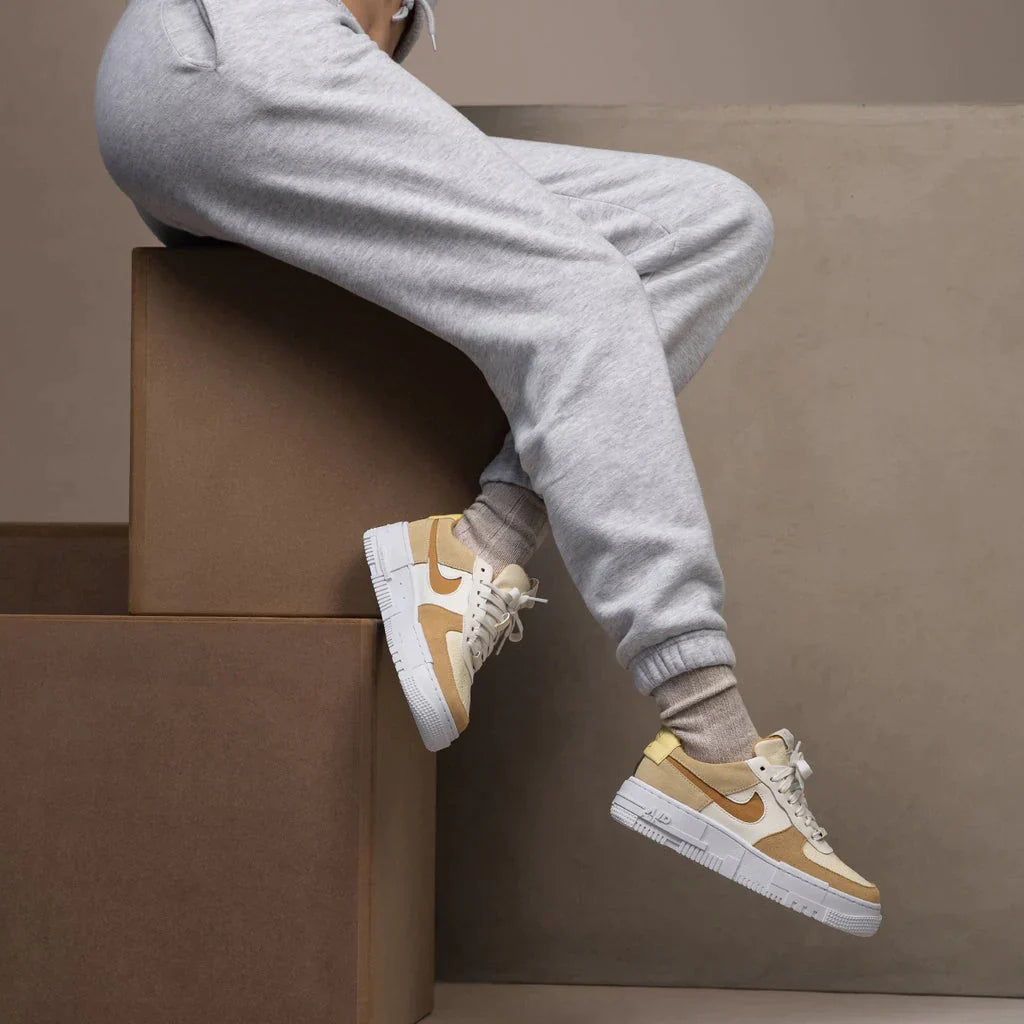 Air Force 1 Low Pixel Sail Tan